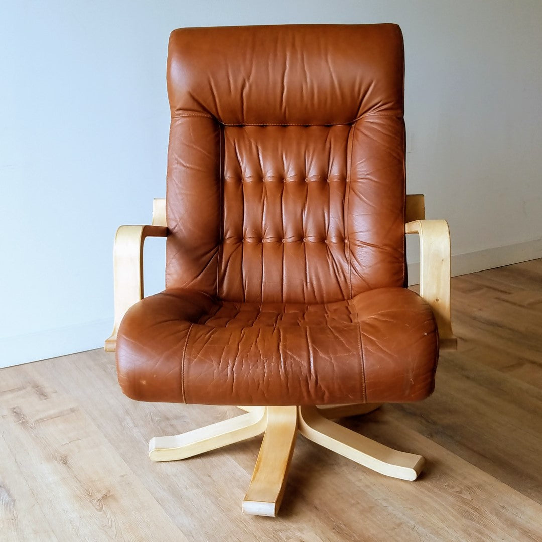 ISKU Swivel Chair