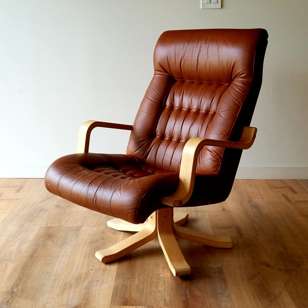 ISKU Swivel Chair