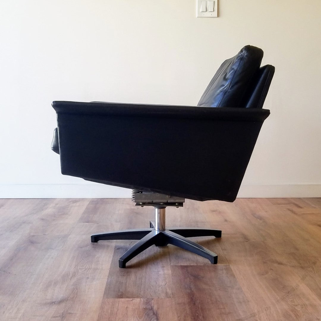 Georg Thams Swivel Chair