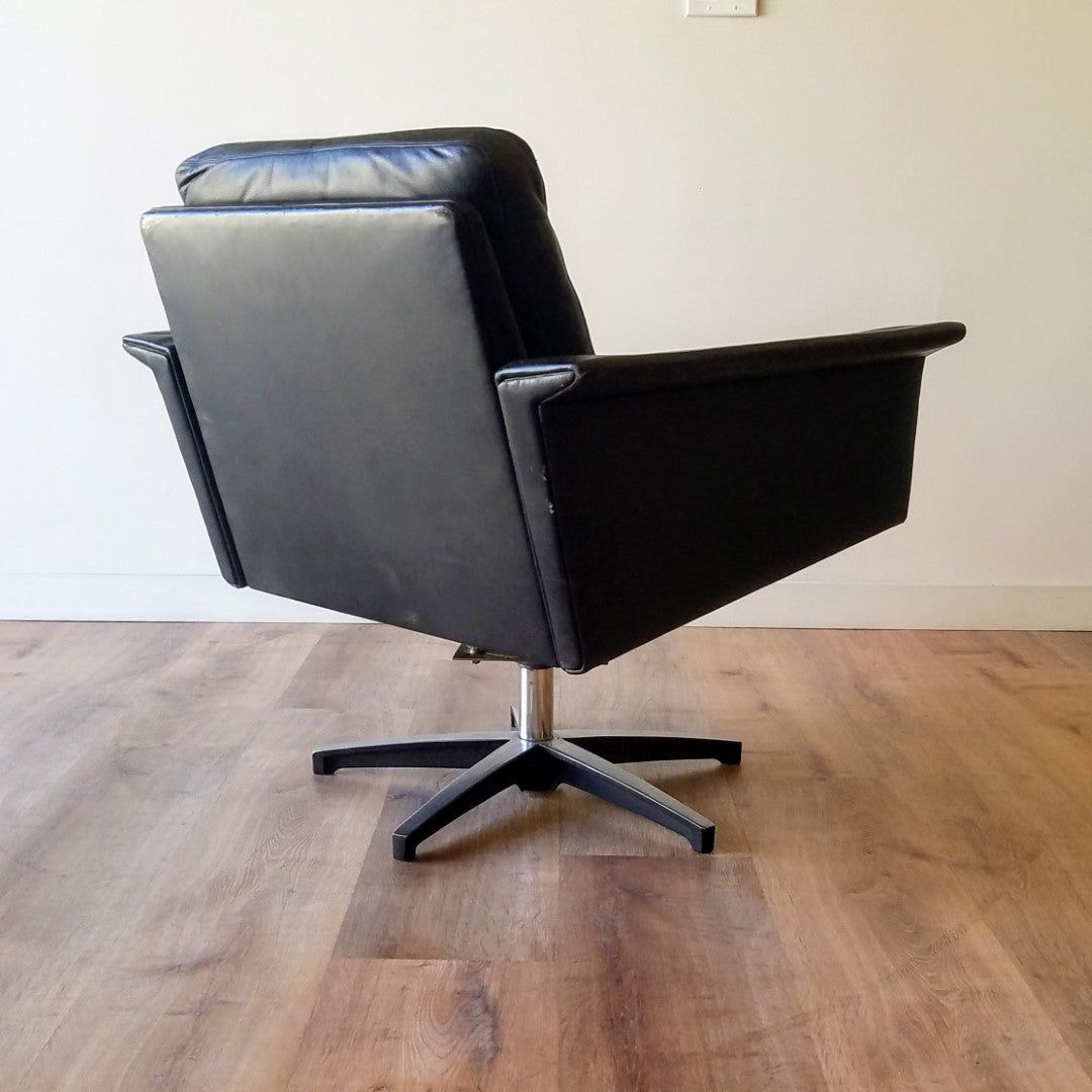 Georg Thams Swivel Chair