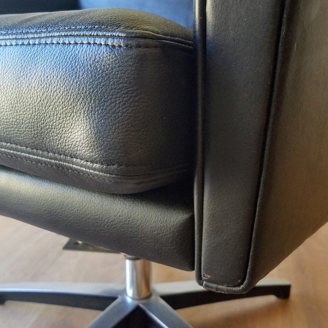 Georg Thams Swivel Chair