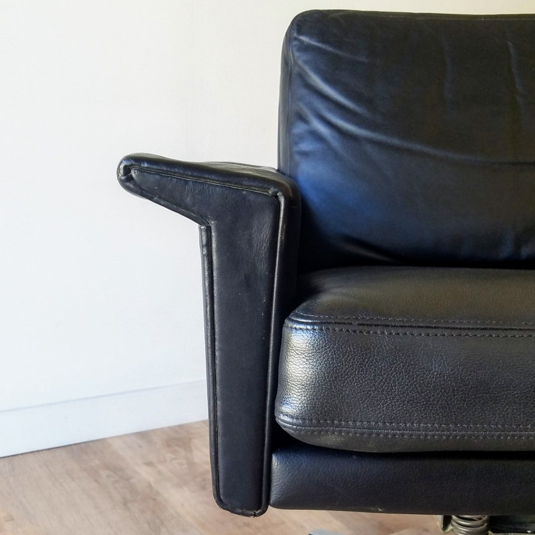 Georg Thams Swivel Chair