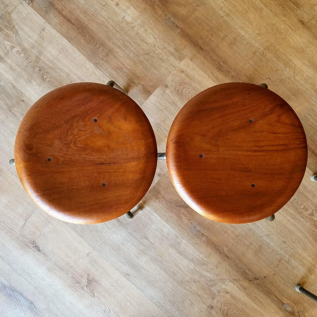 Arne Jacobsen 'Dot' Stools