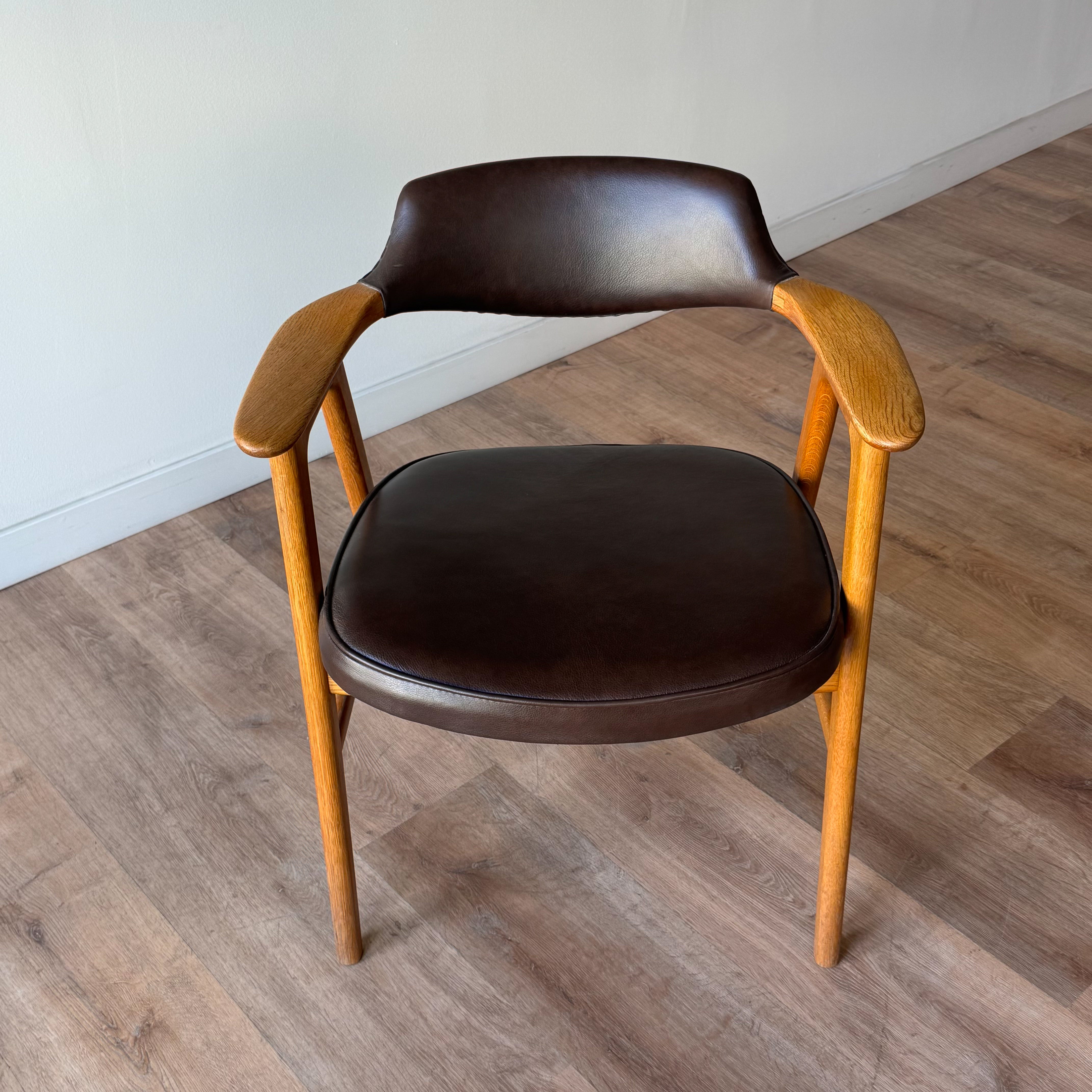 Erik Kirkegaard Arm Chair, Model 43, set of 4