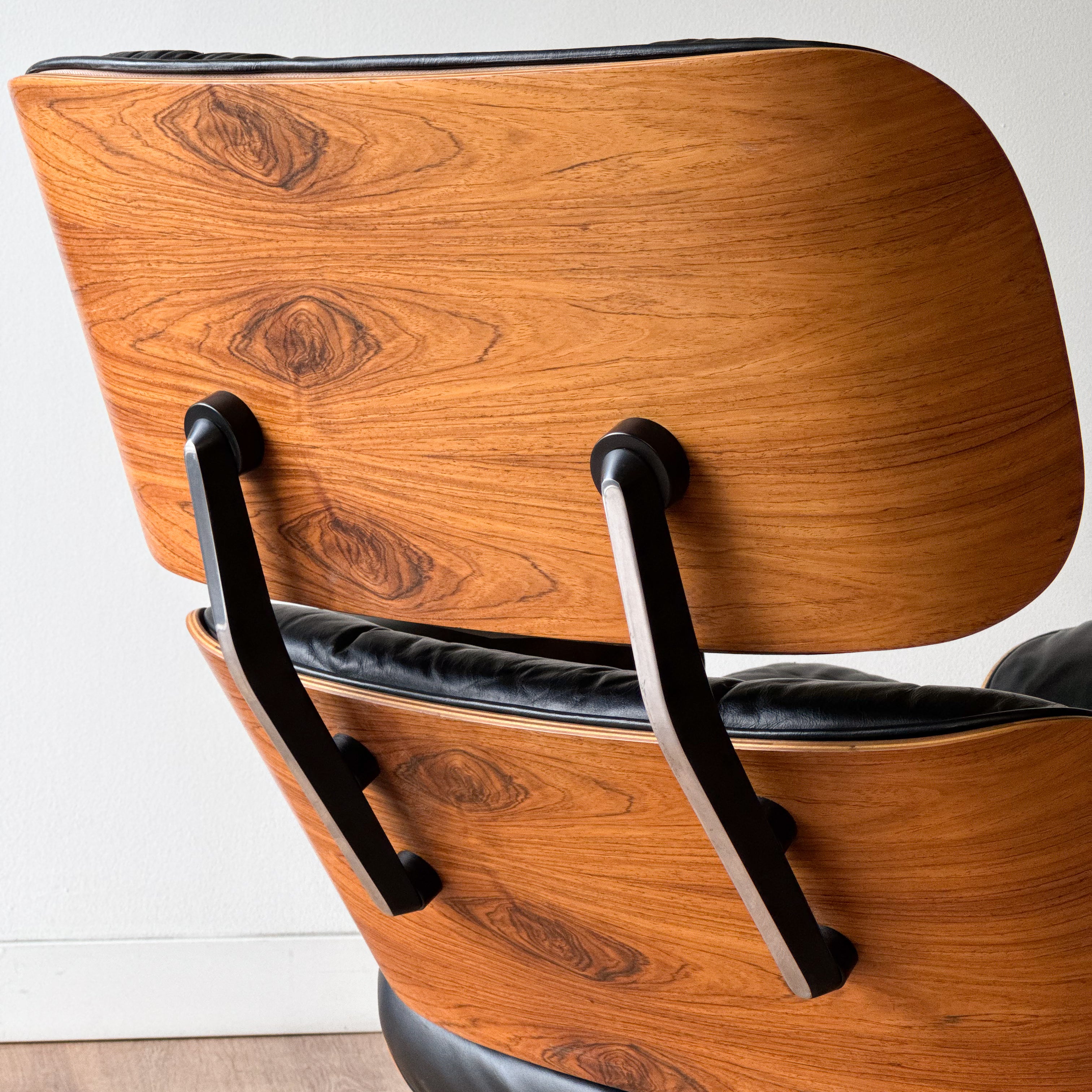 Eames Lounge Chair + Ottoman, 670+671