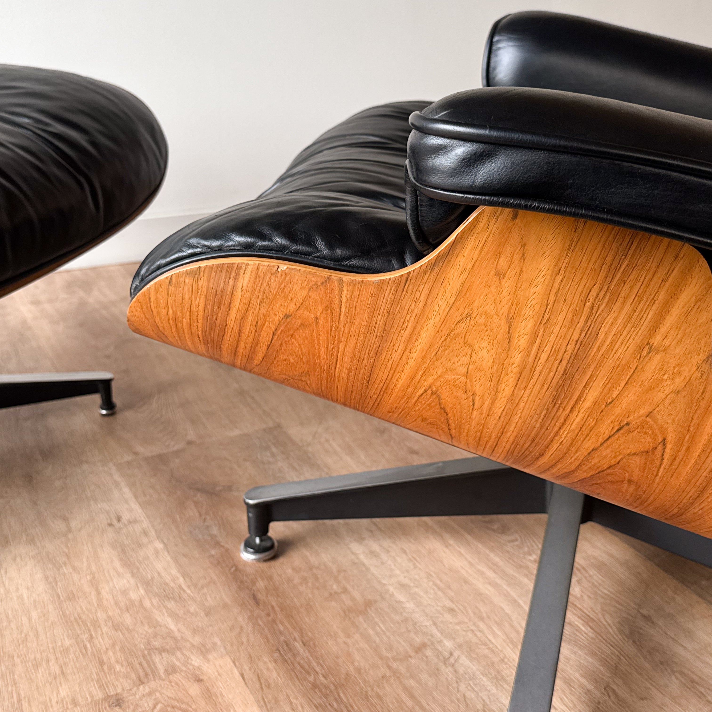 Eames Lounge Chair + Ottoman, 670+671