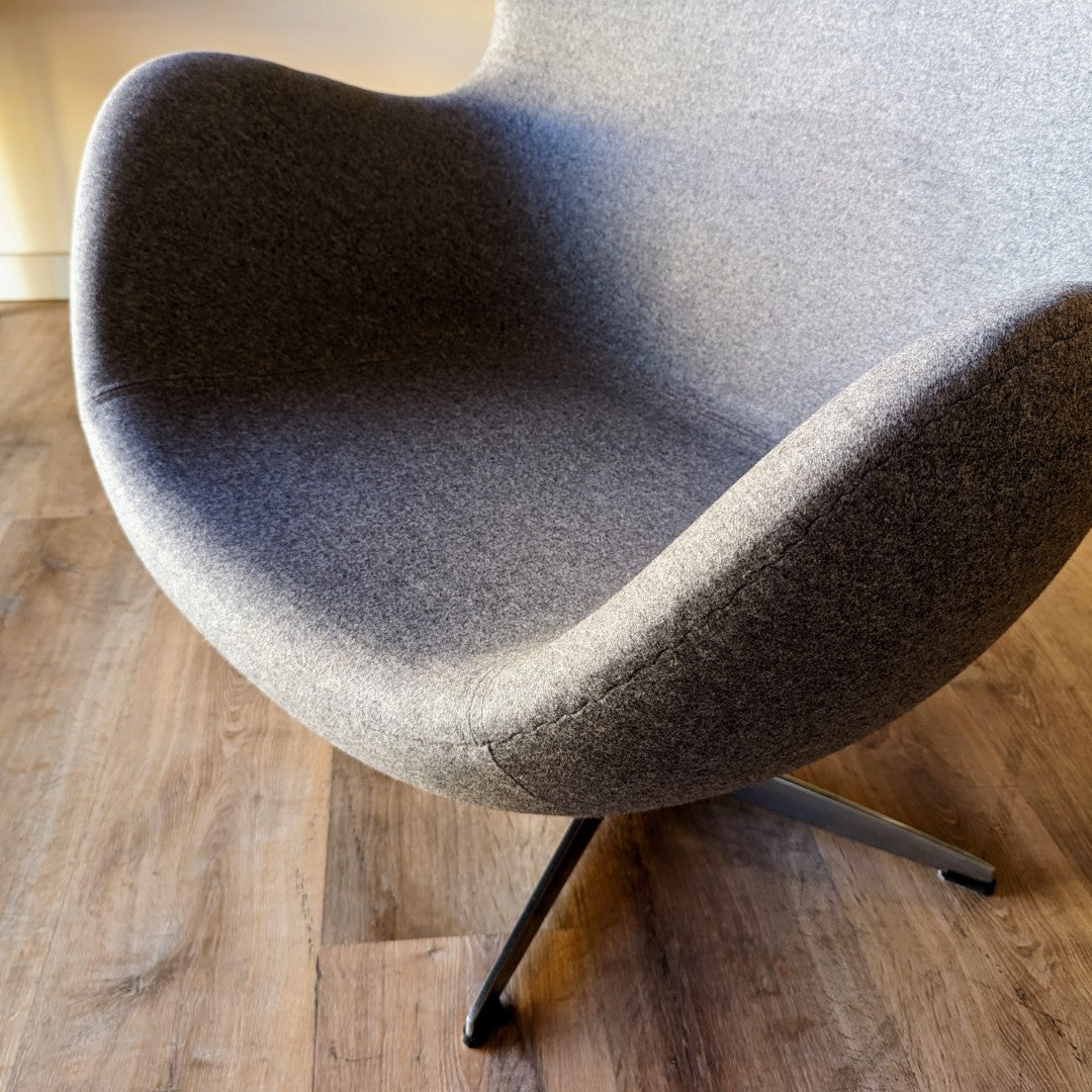 Arne Jacobsen 'Egg' Chair, replica