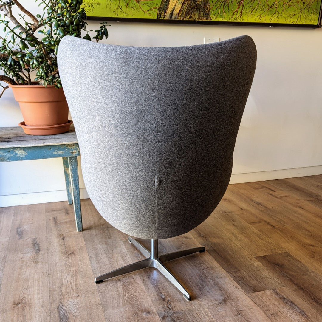 Arne Jacobsen 'Egg' Chair, replica