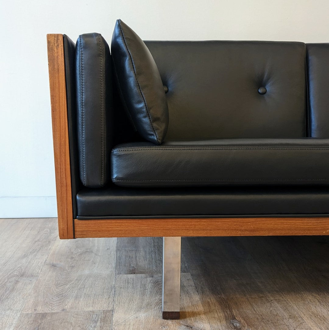 Jydsk Mobelvaerk Loveseat