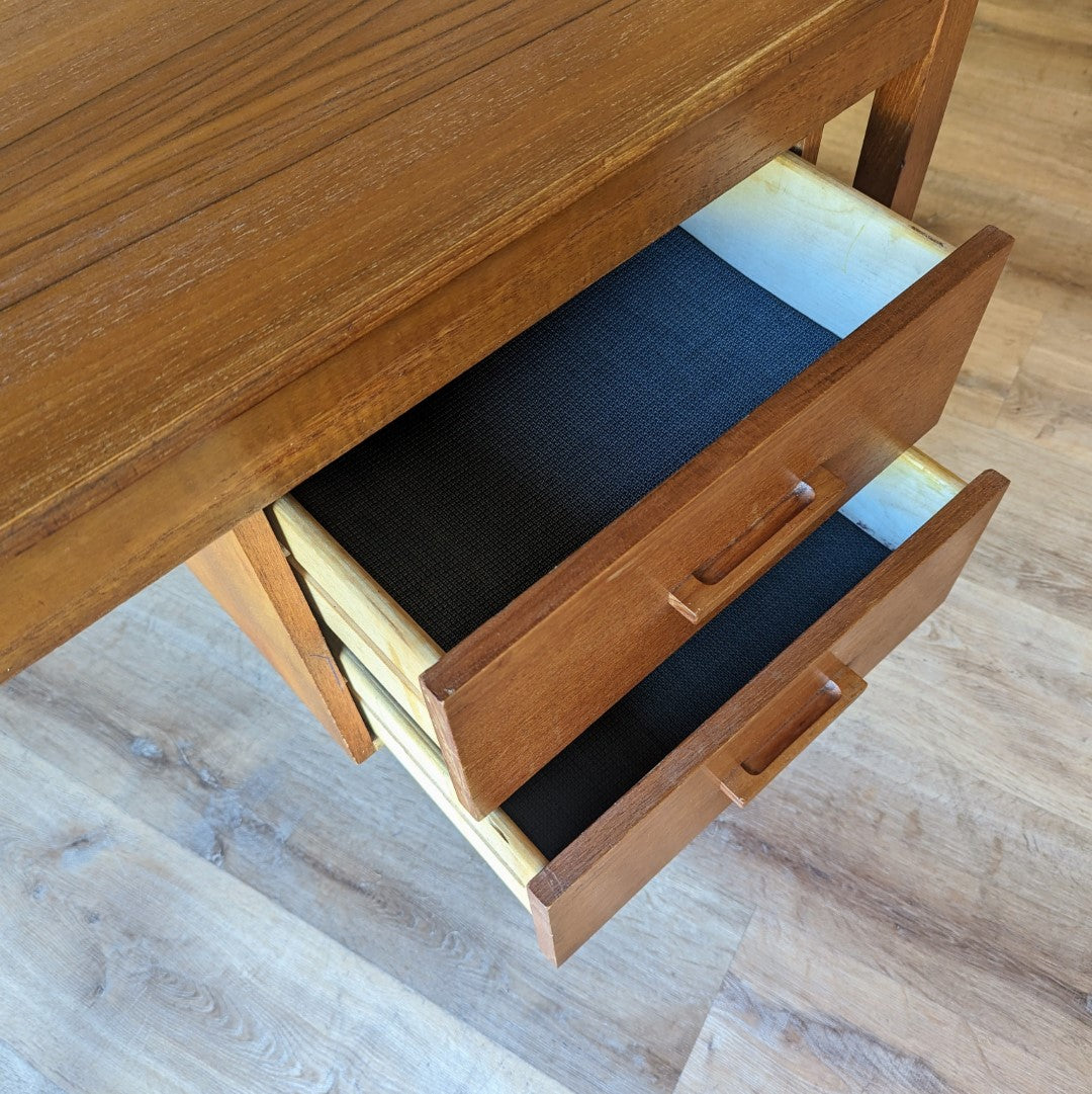 Domino Mobler Desk