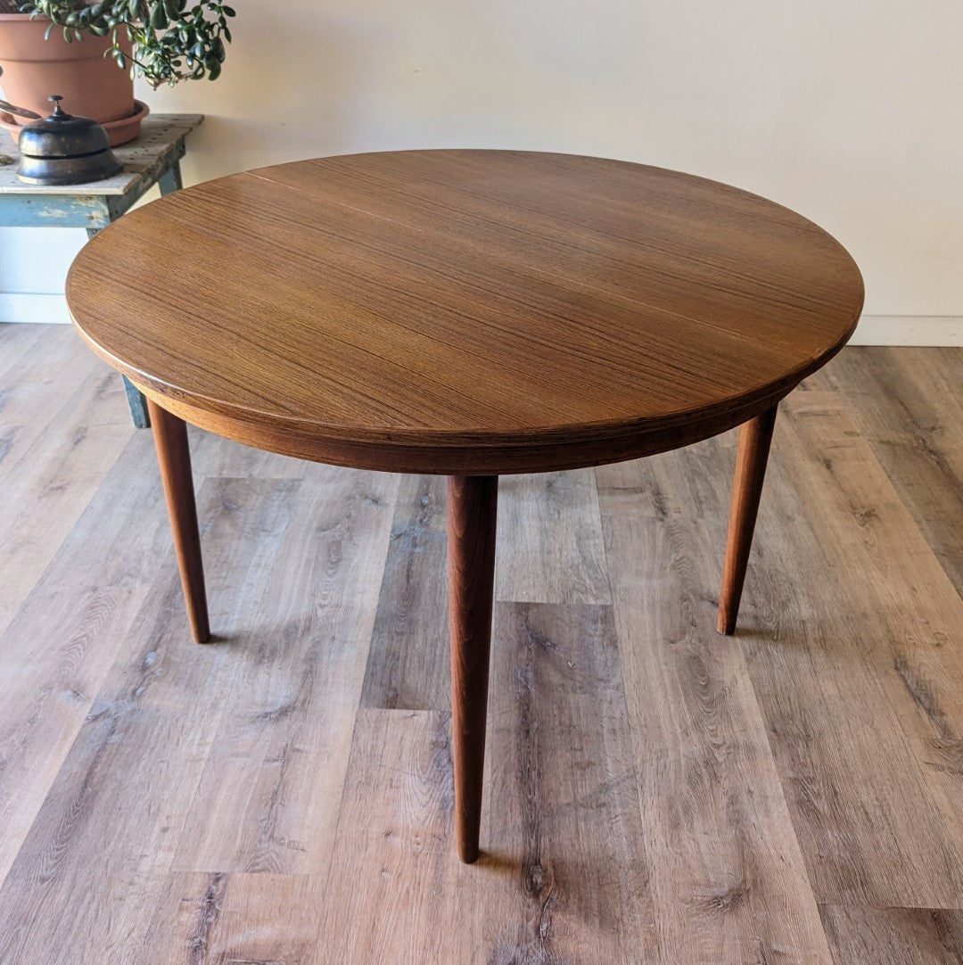 Moreddi Dining Table