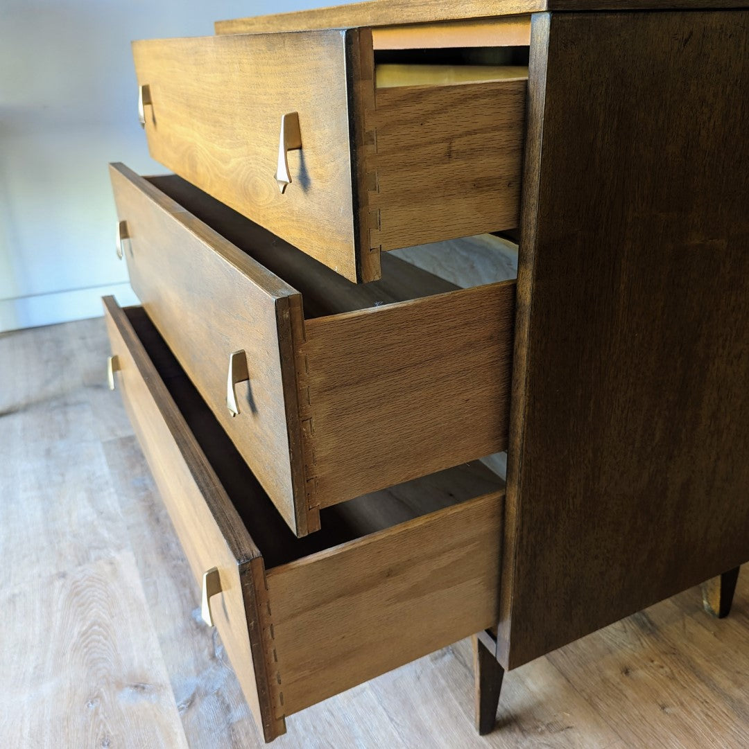 Broyhill 'Brasilia' Chest of Drawers