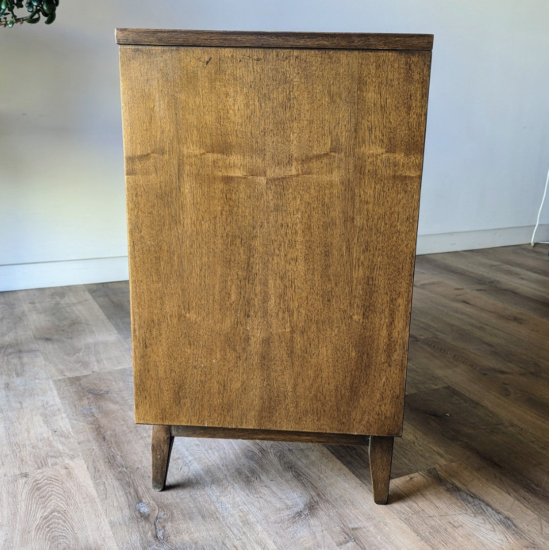 Broyhill 'Brasilia' Chest of Drawers