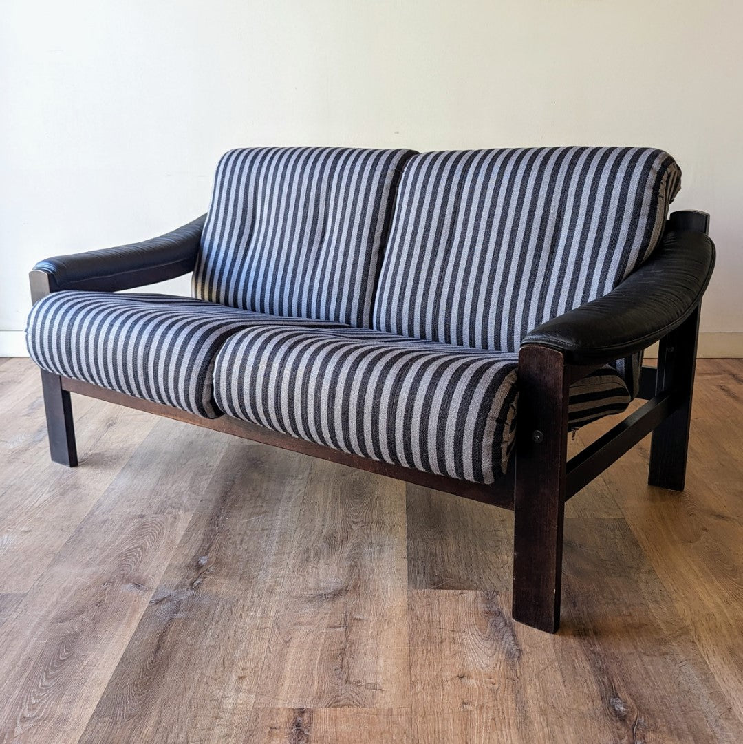 Torbjørn Afdal Loveseat