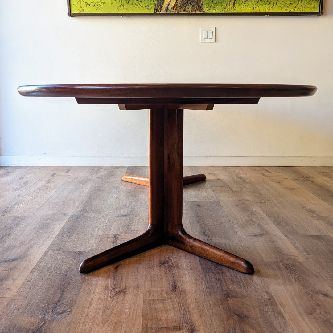 Rasmus Dining Table