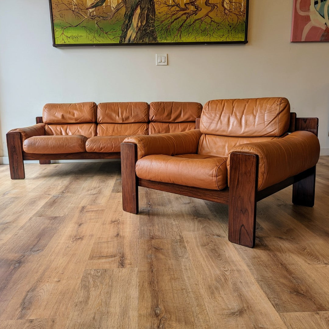 Uu-Vee Kaluste Oy Sofa Set