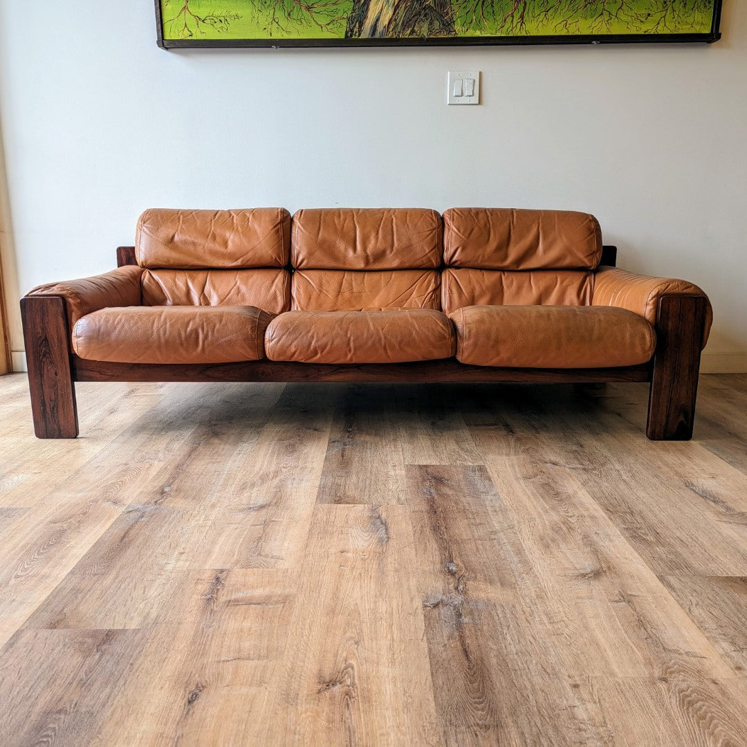 Uu-Vee Kaluste Oy Sofa Set