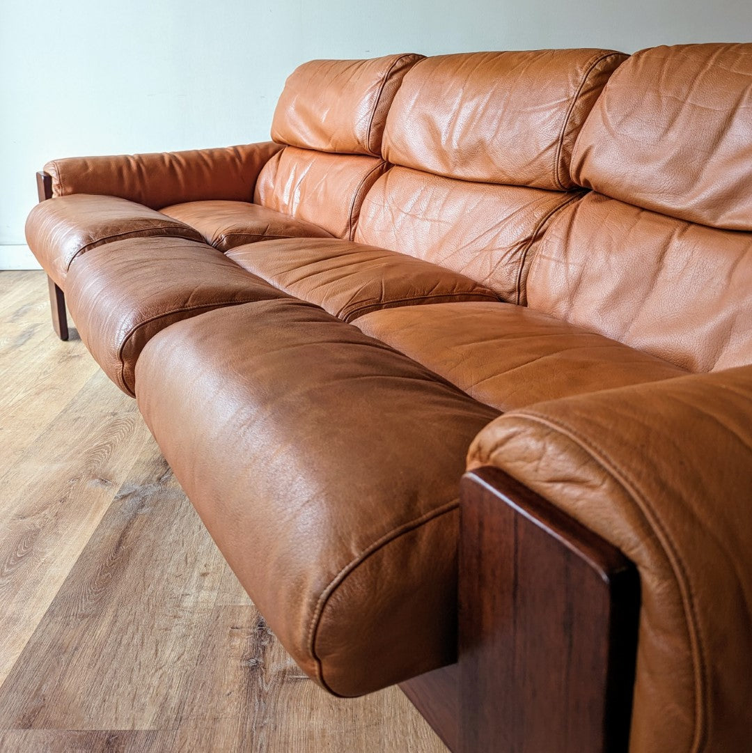 Uu-Vee Kaluste Oy Sofa Set