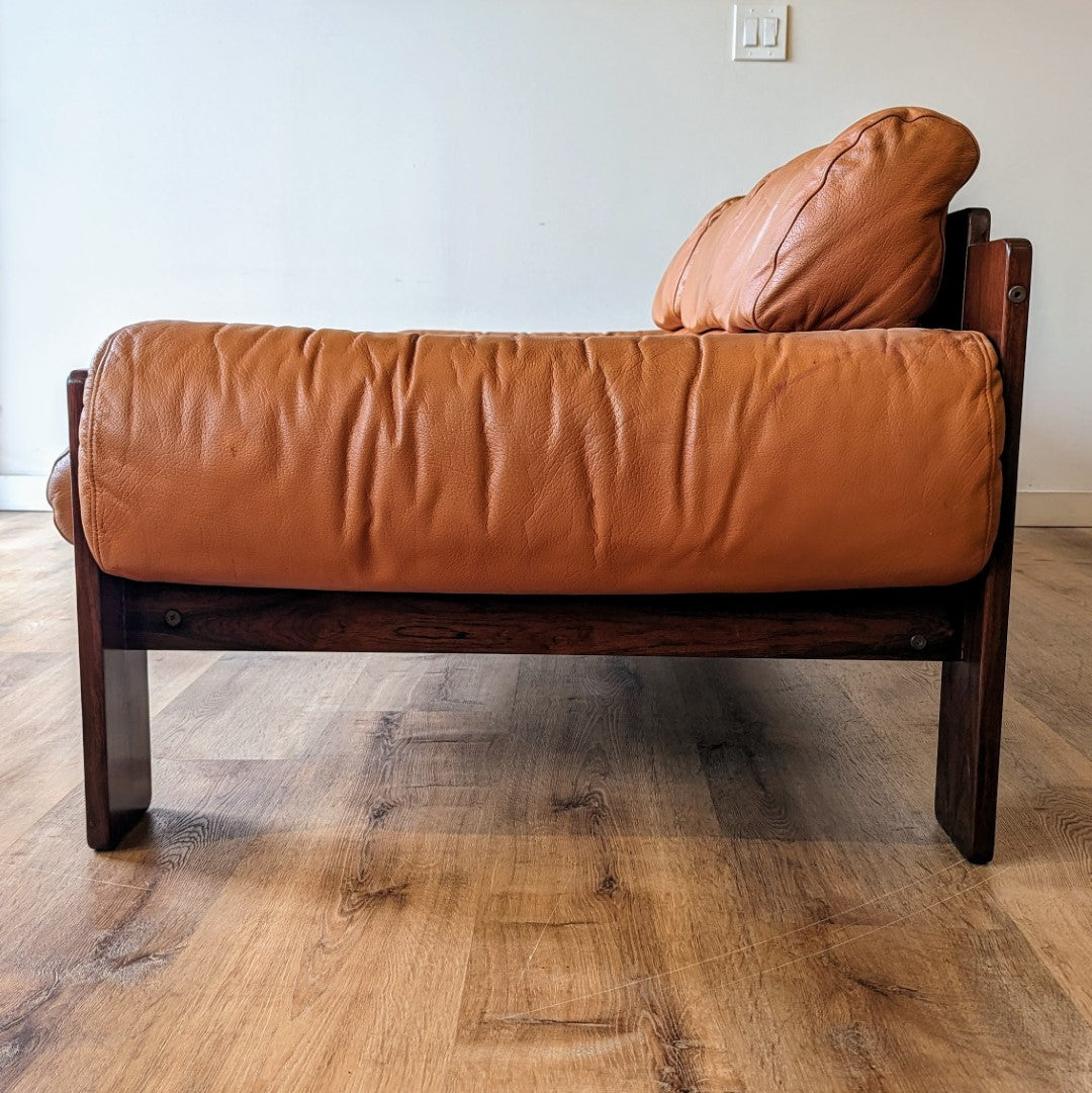 Uu-Vee Kaluste Oy Sofa Set