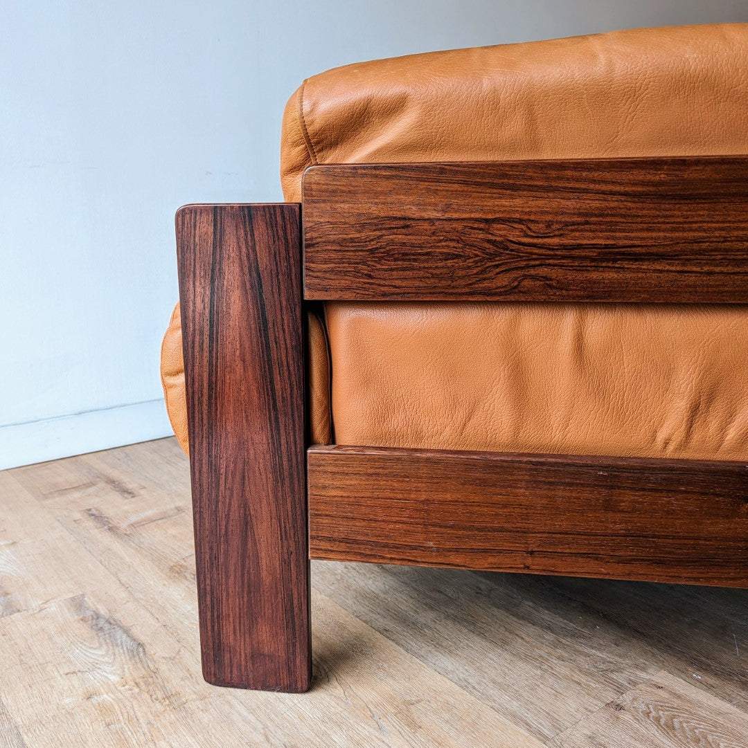 Uu-Vee Kaluste Oy Sofa Set