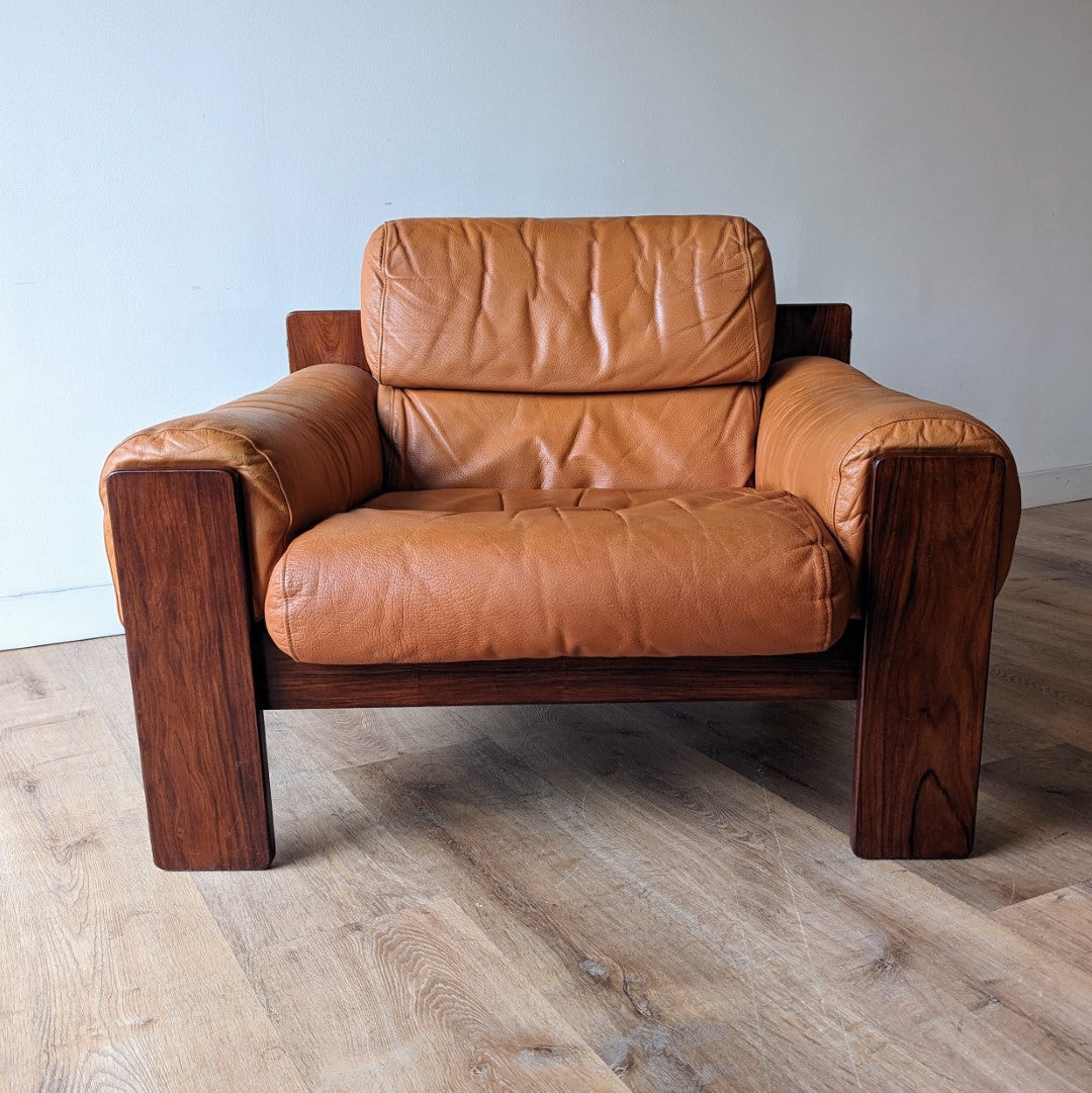 Uu-Vee Kaluste Oy Sofa Set