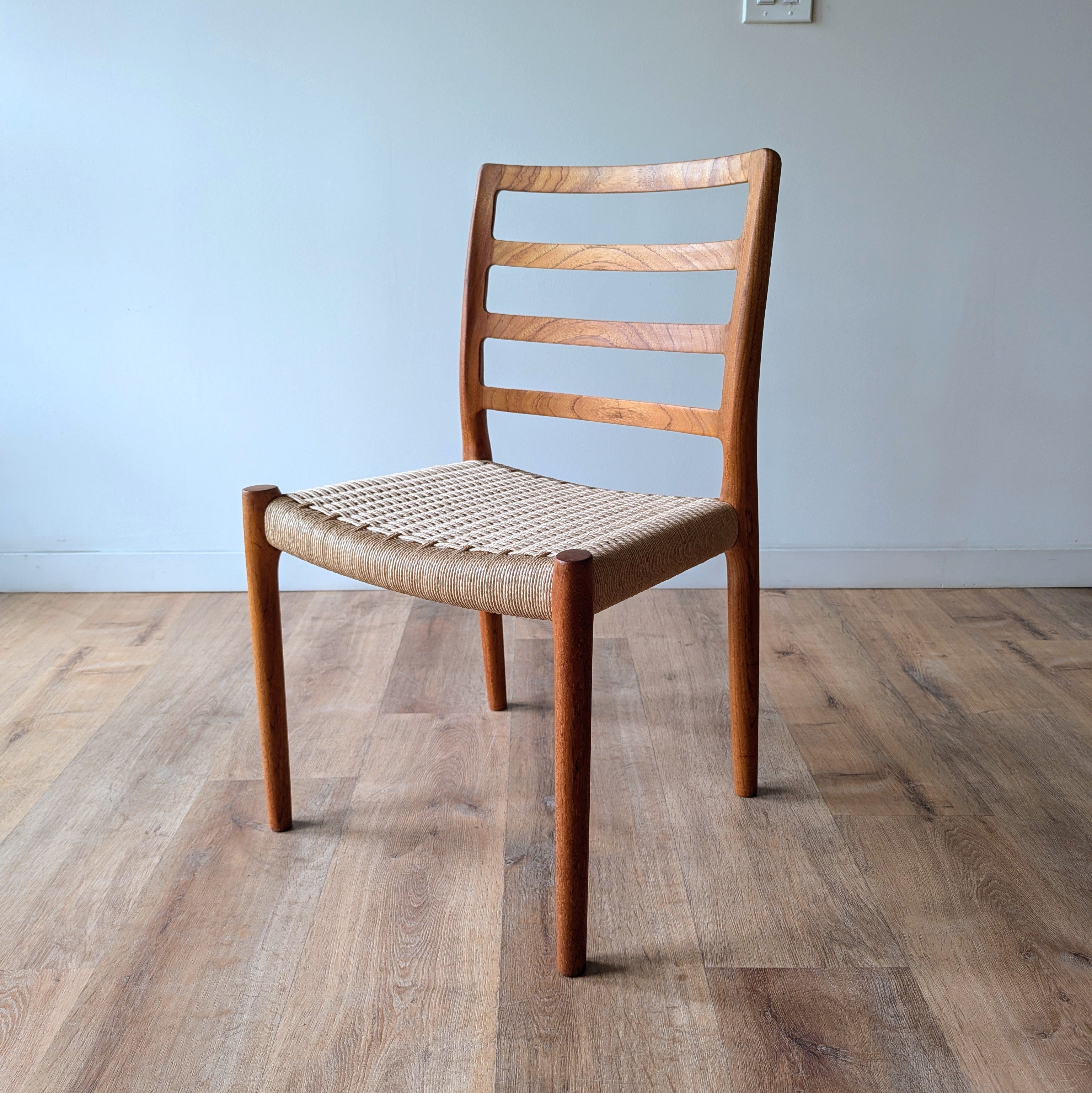 Niels Møller Model 85, set of 4