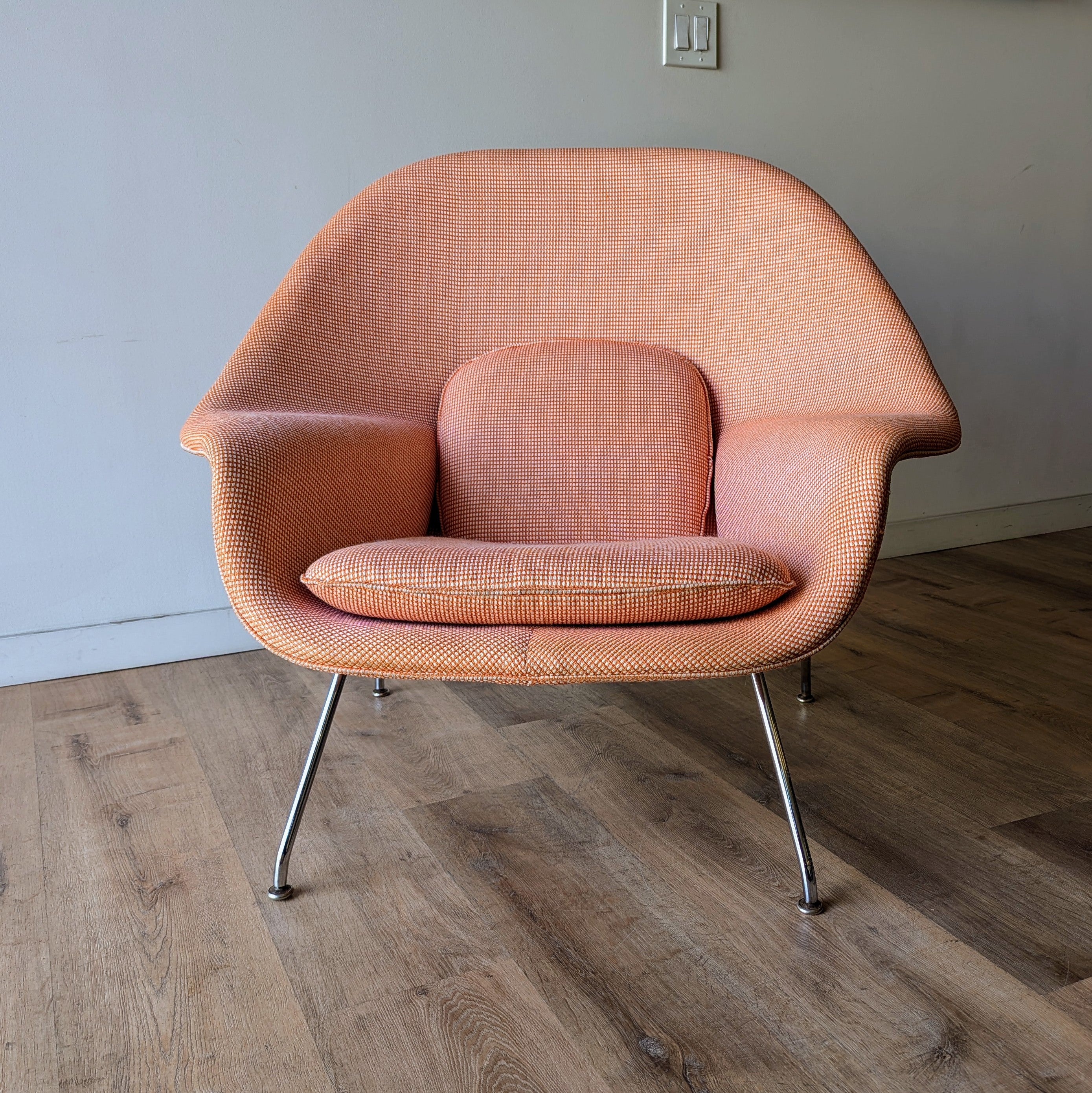 Eero Saarinen Womb Chair