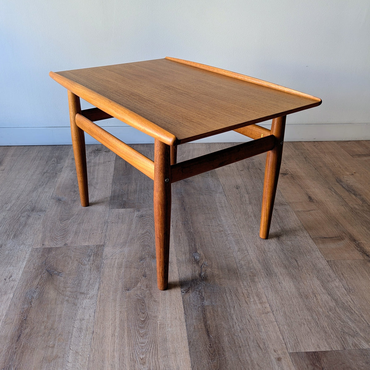 Grete Jalk Side Table