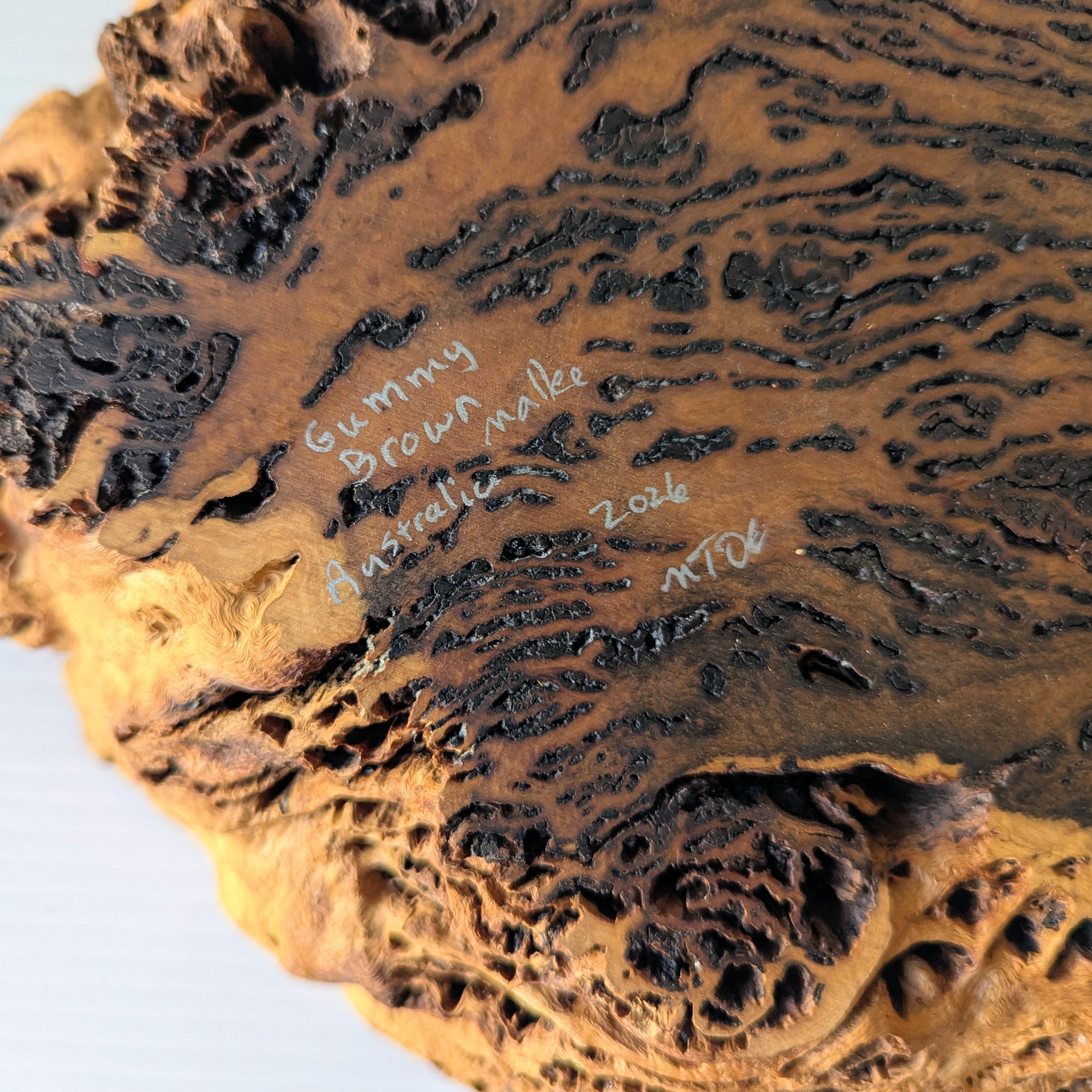 Mike O'Connor Gummy Brown Malle Bowl