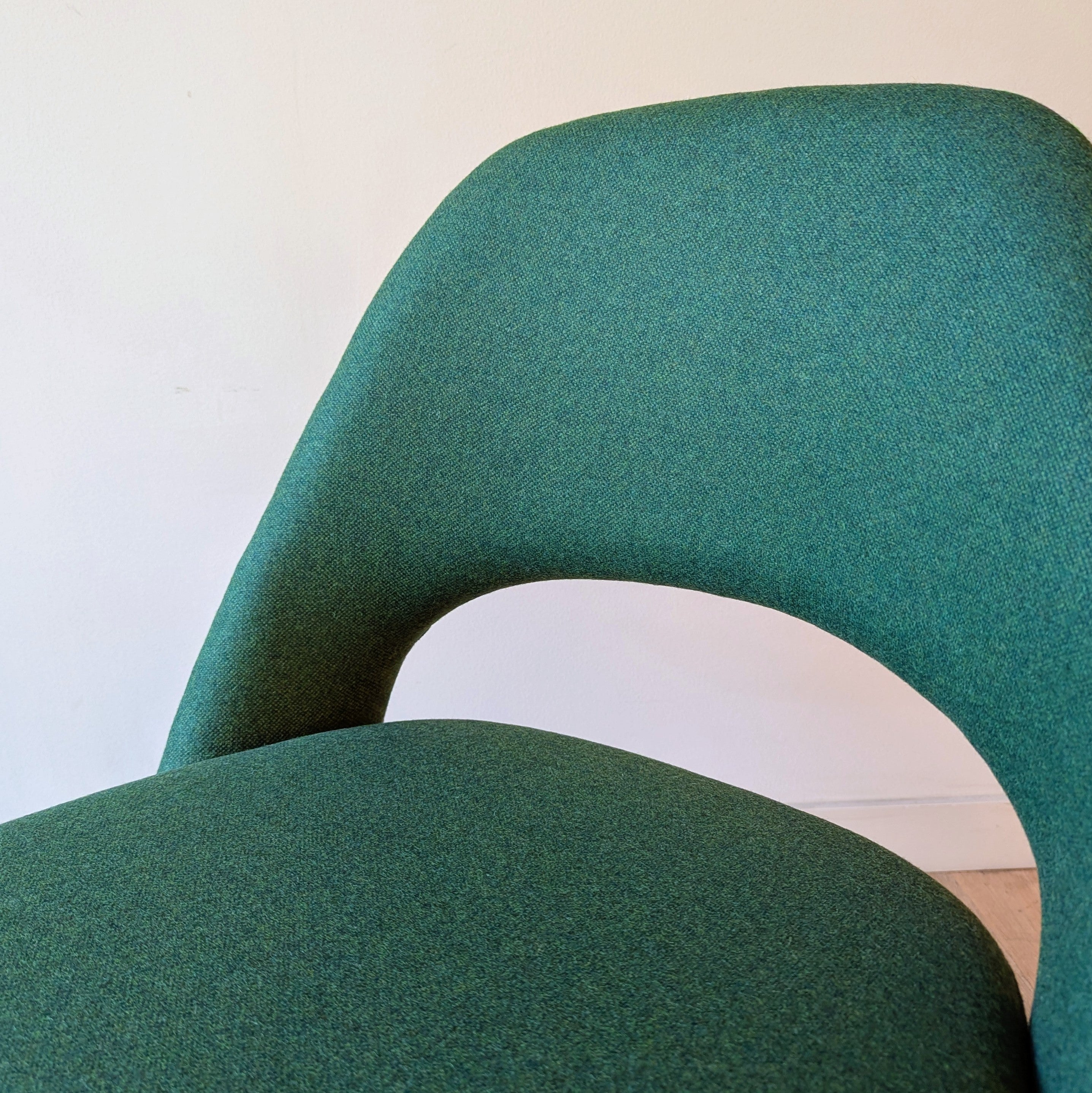 Eero Saarinen Executive Side Chair, set of 6