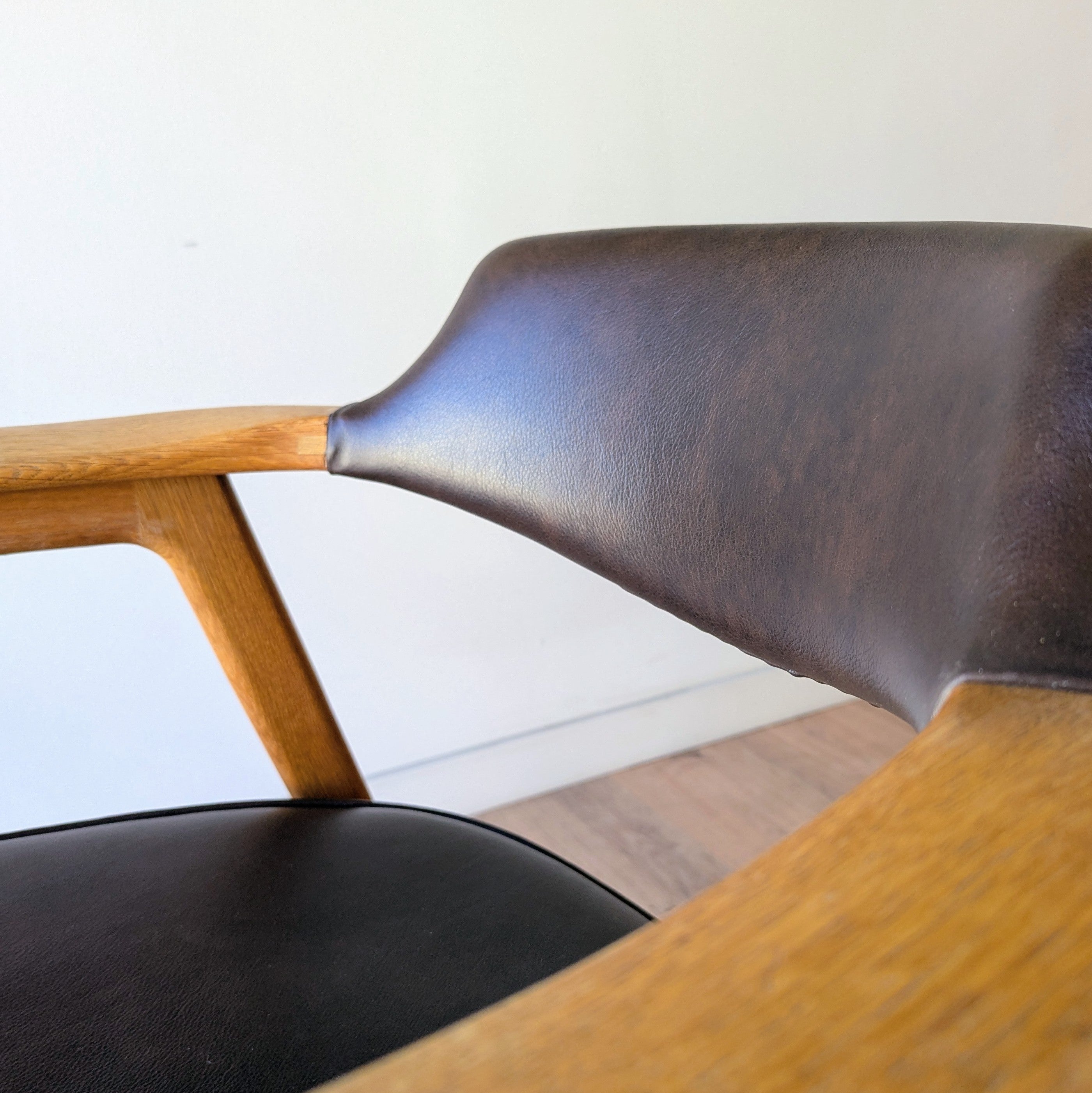 Erik Kirkegaard Arm Chair, Model 43, set of 4