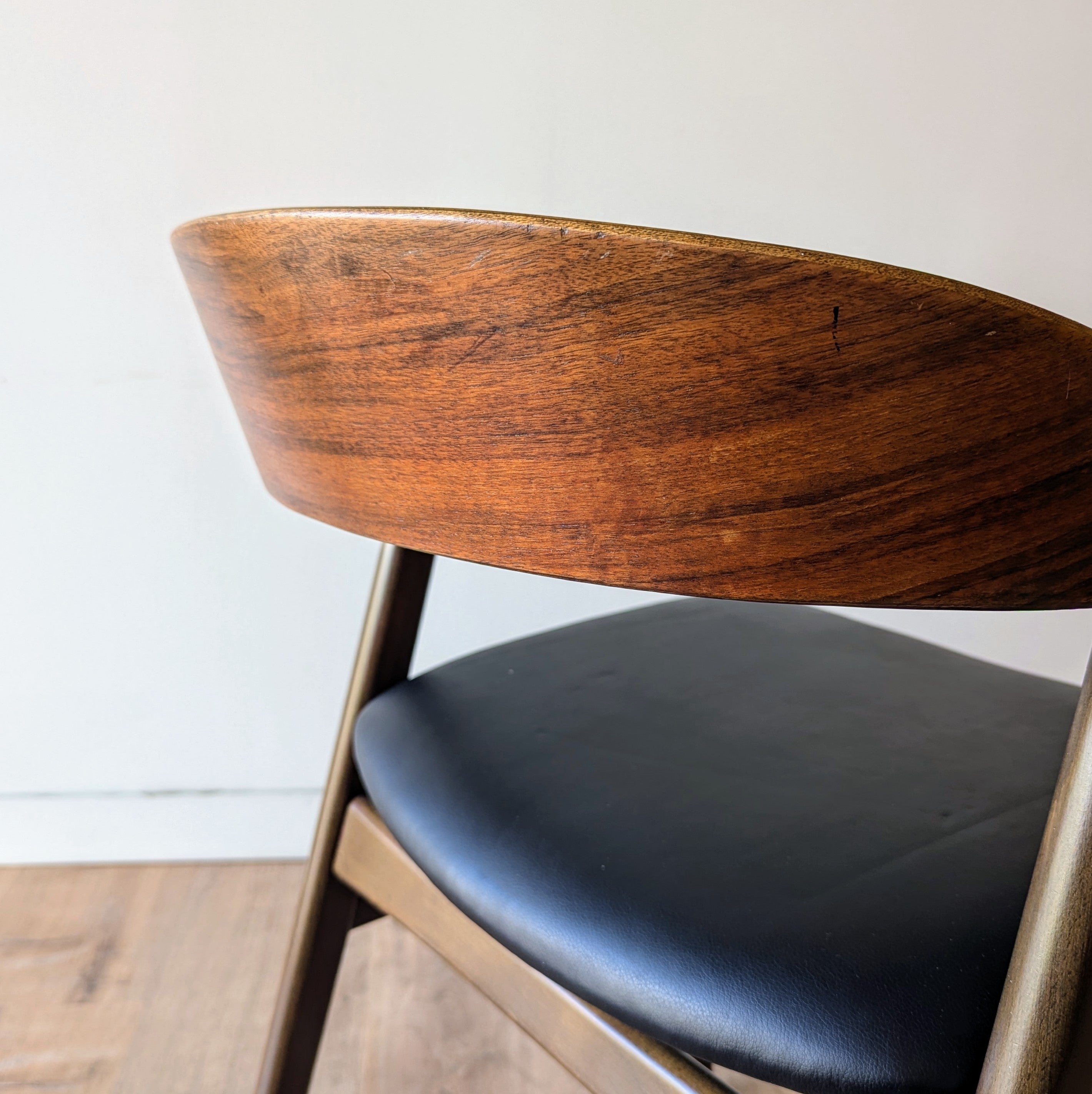 DUX Dining Chairs, set of 4