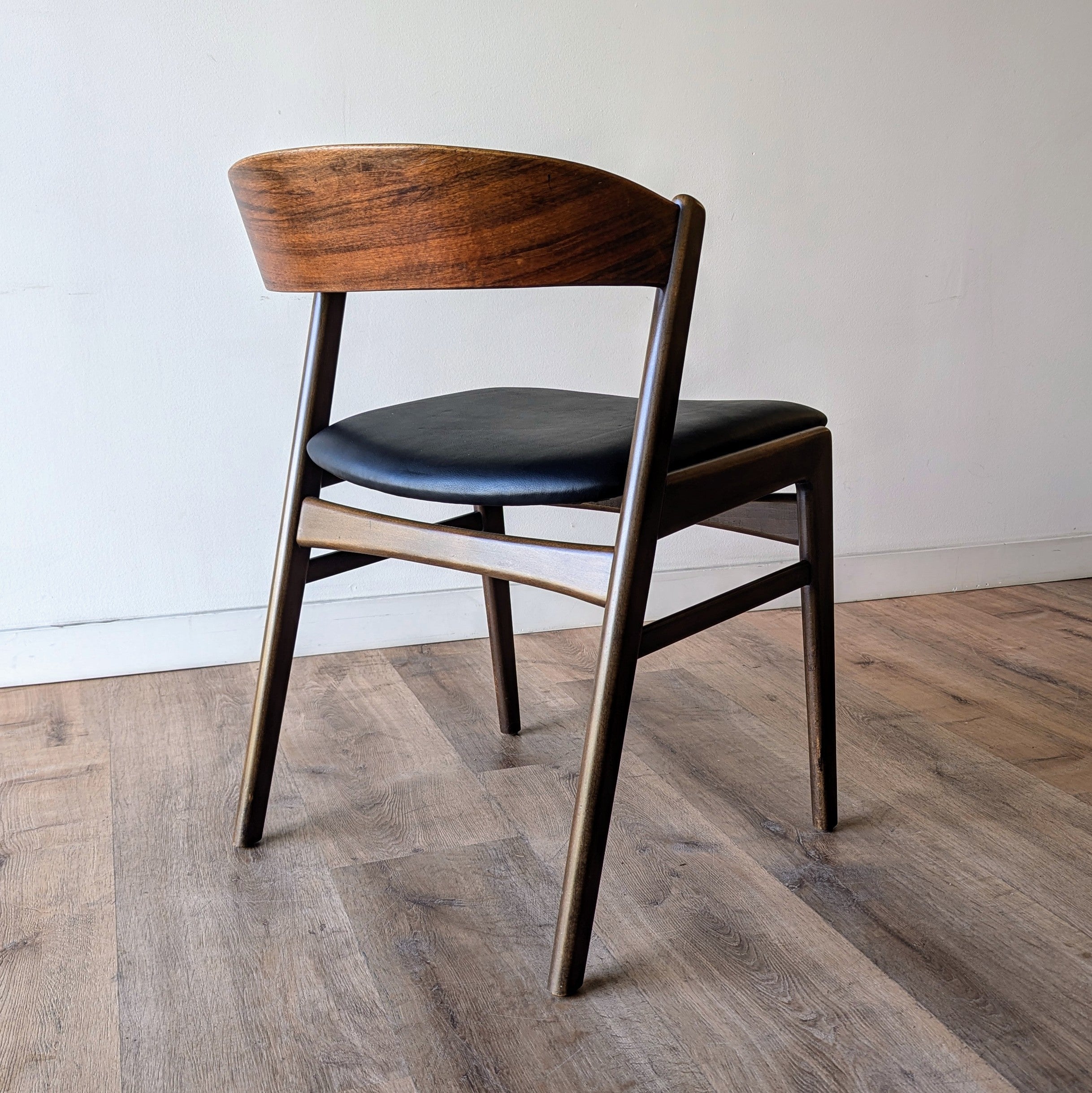 DUX Dining Chairs, set of 4