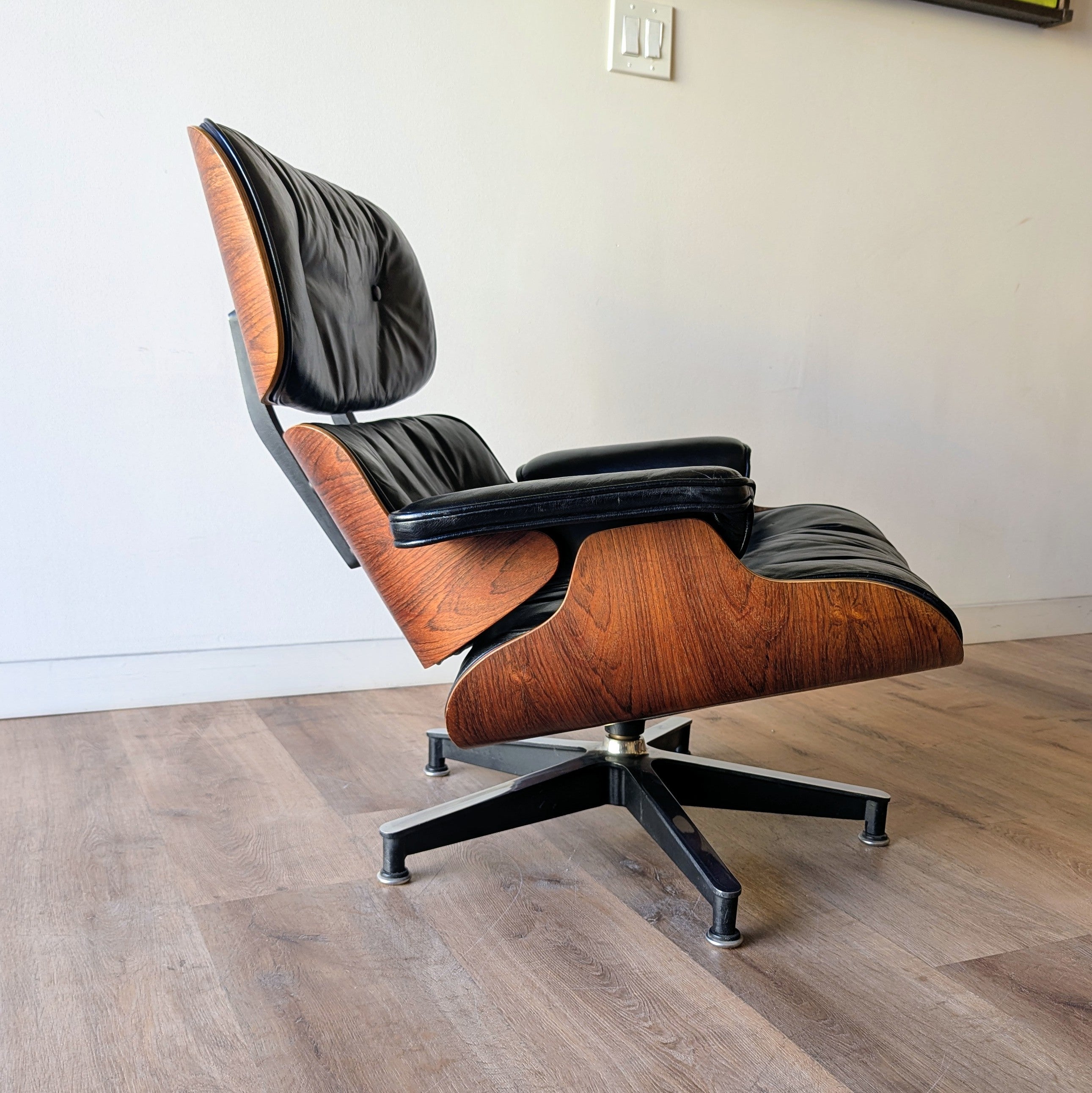 Eames Lounge Chair + Ottoman, 670+671