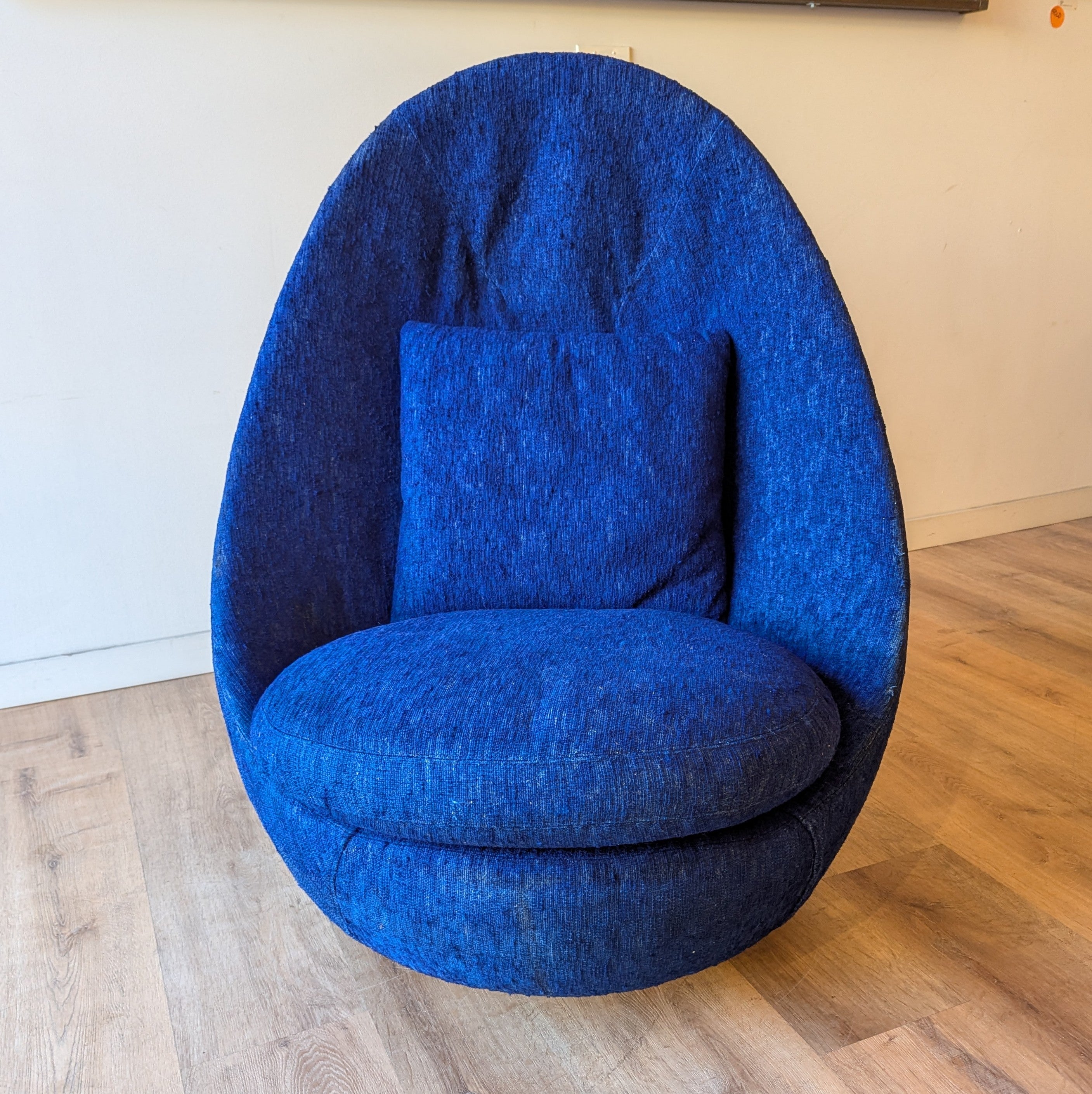 Milo Baughman Egg Chair
