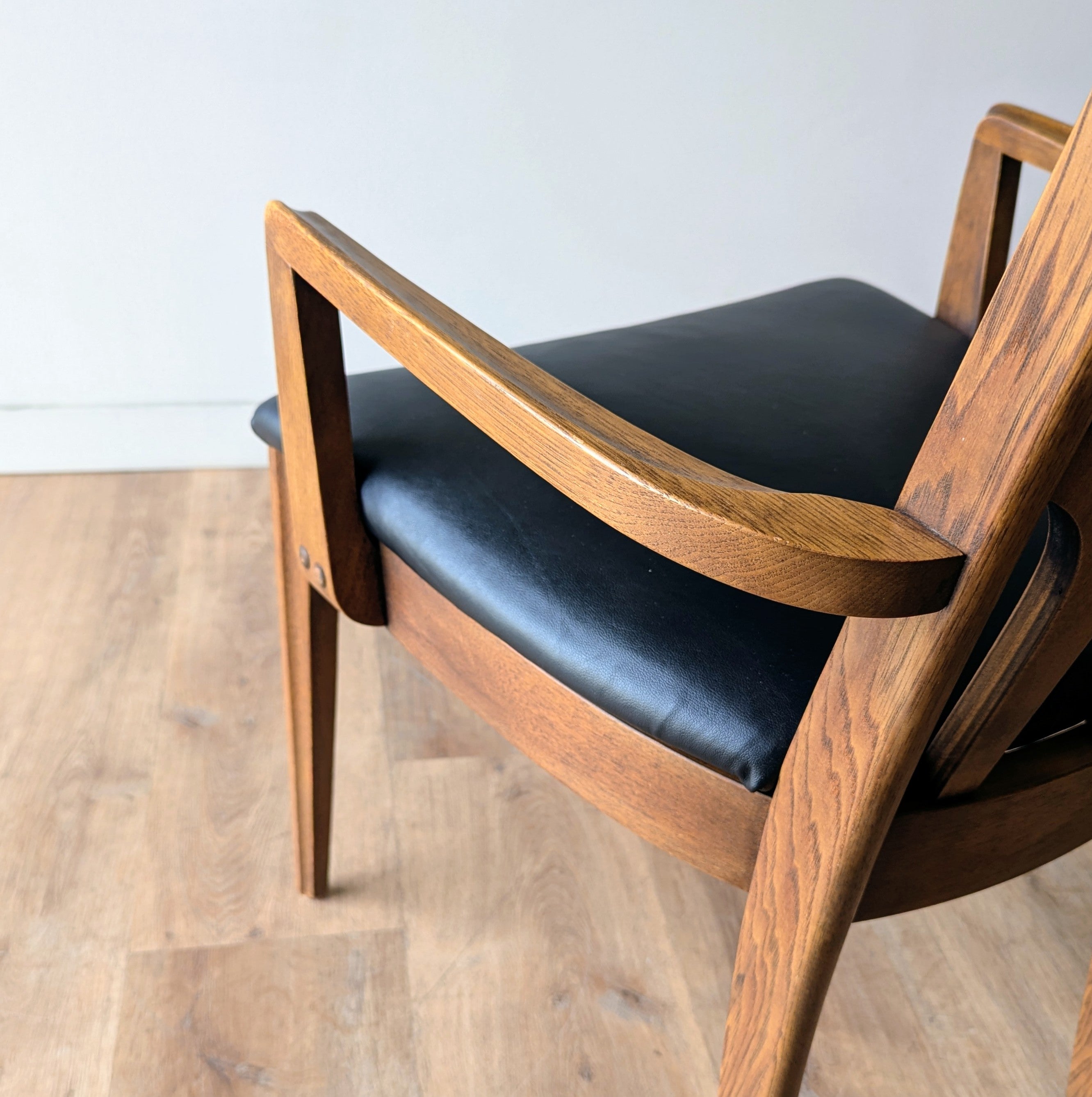 Broyhill 'Brasilia' Dining Chairs, set of 8