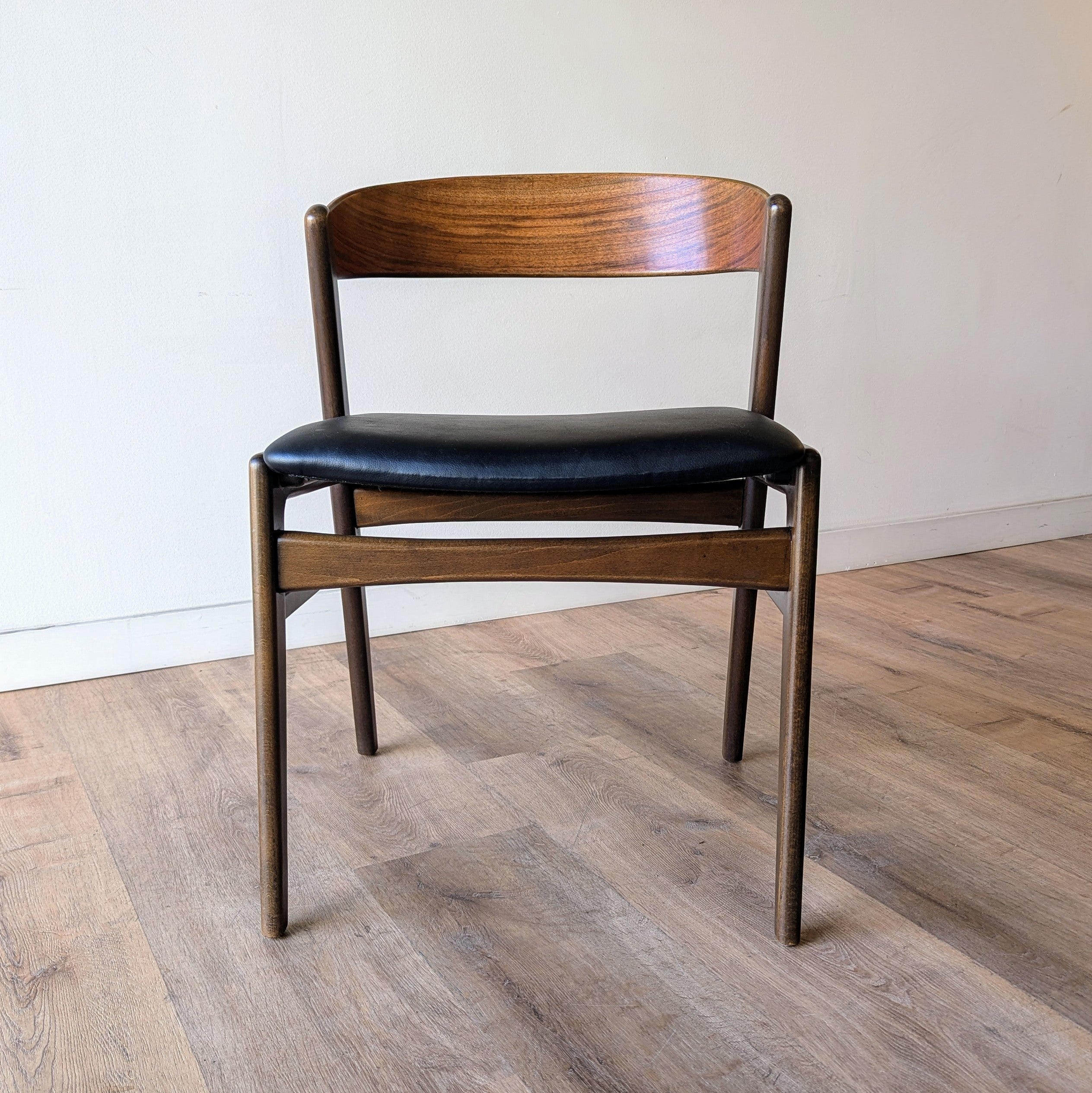 DUX Dining Chairs, set of 4