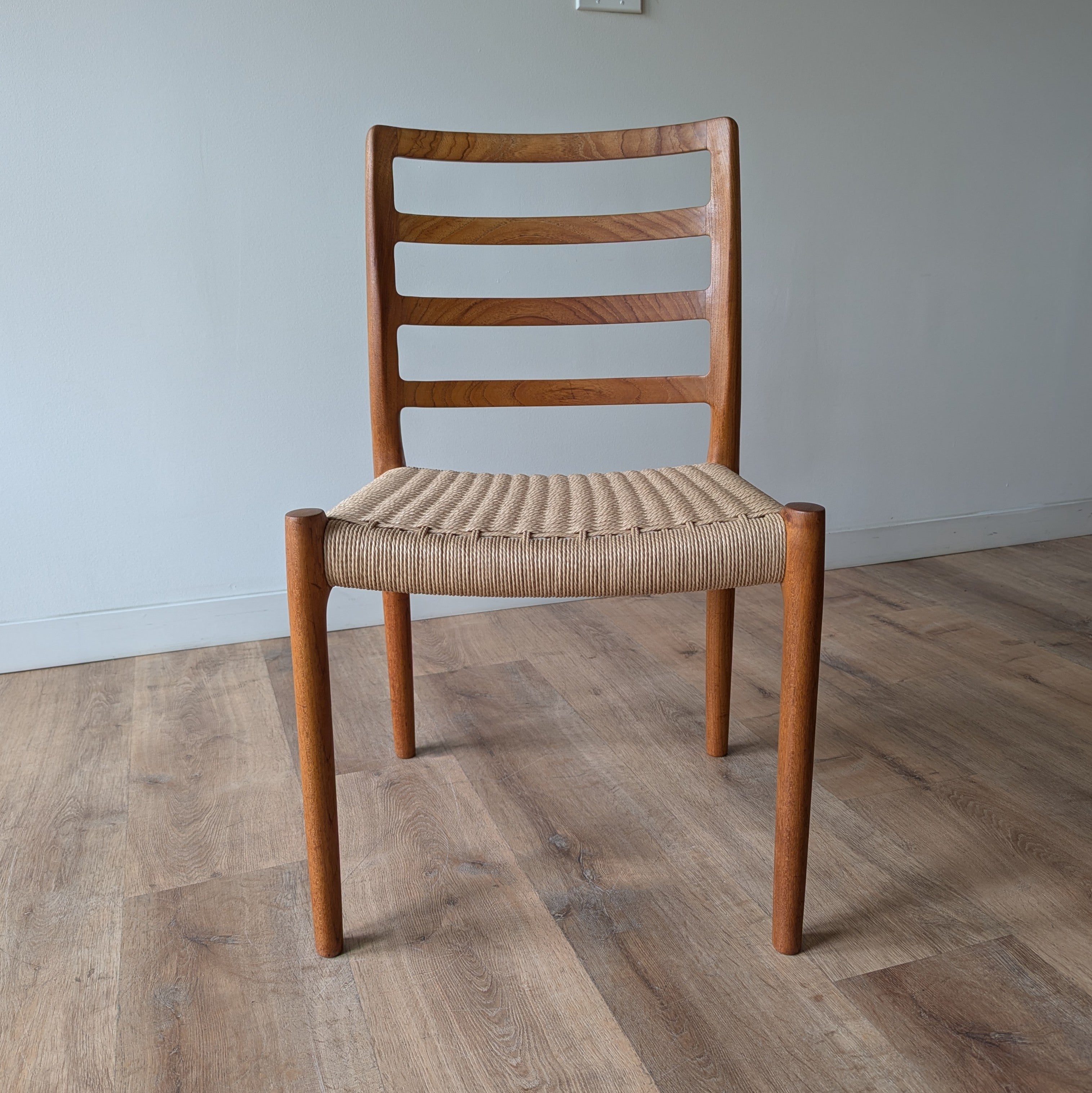 Niels Møller Model 85, set of 4