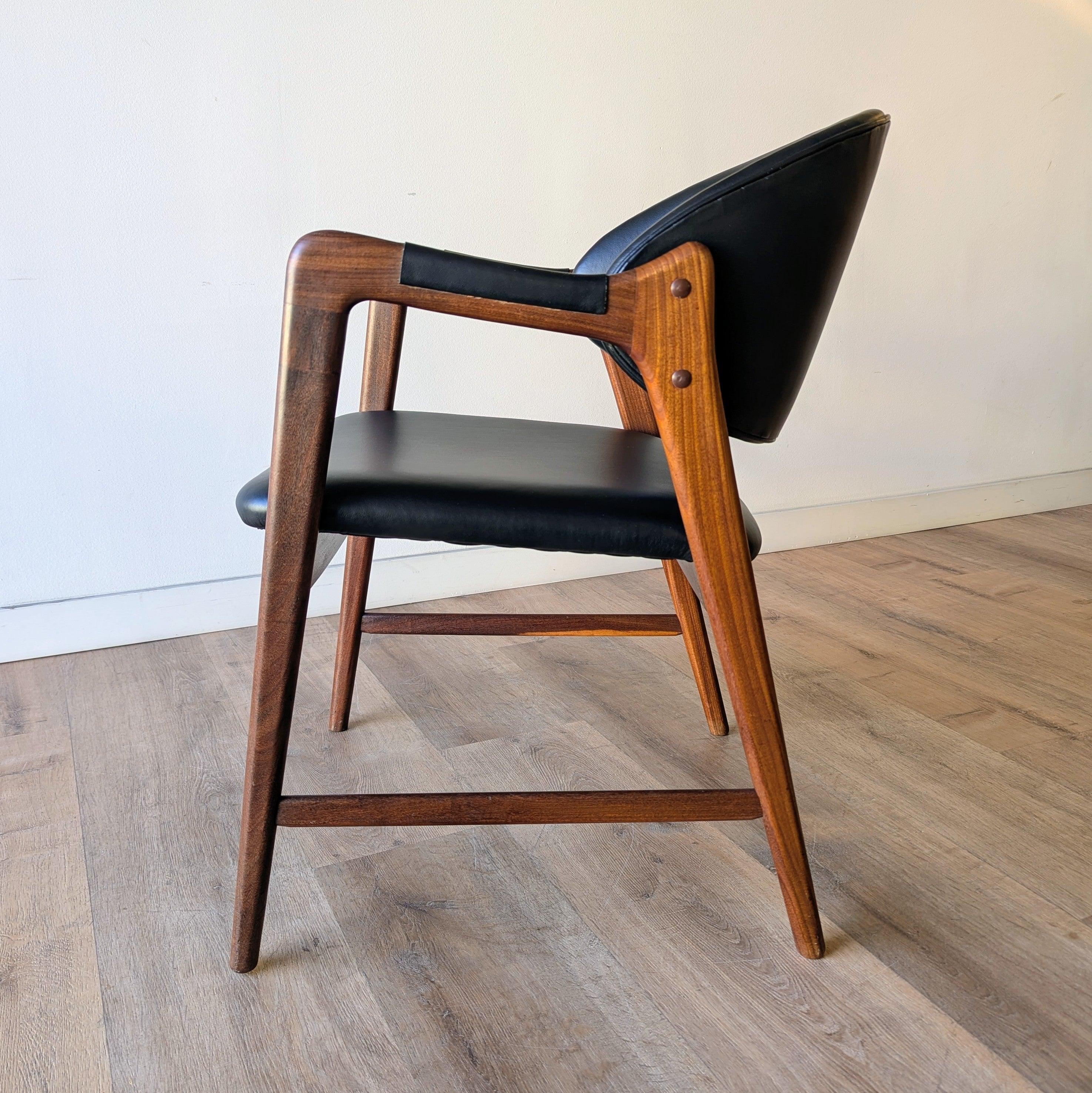 Ingmar Relling Arm Chair