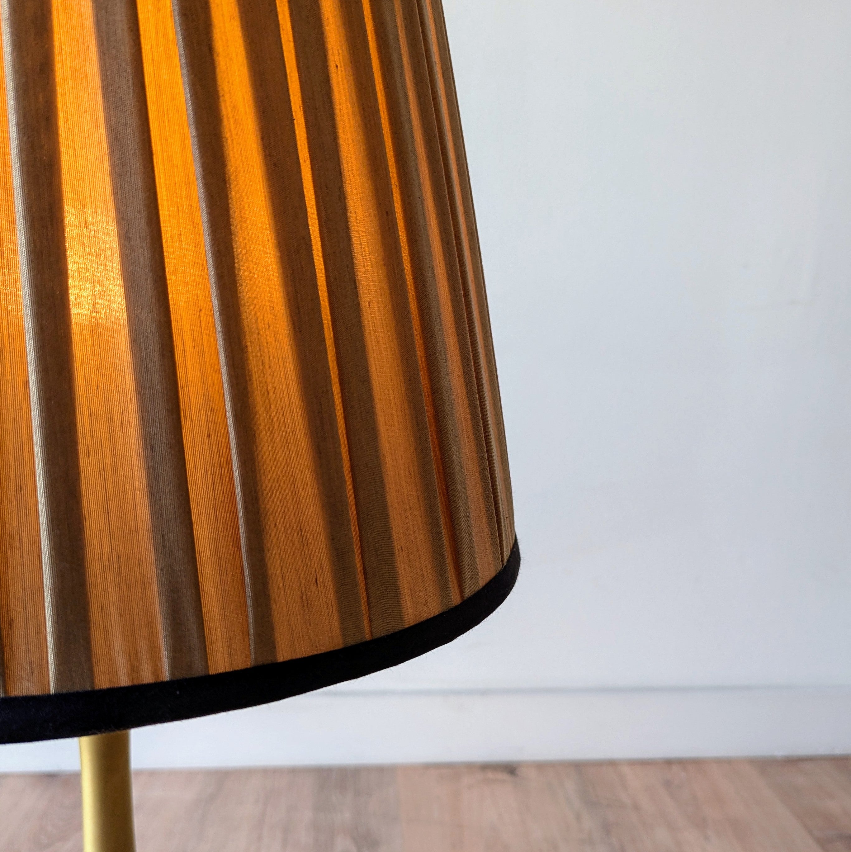 MCM Table Lamp