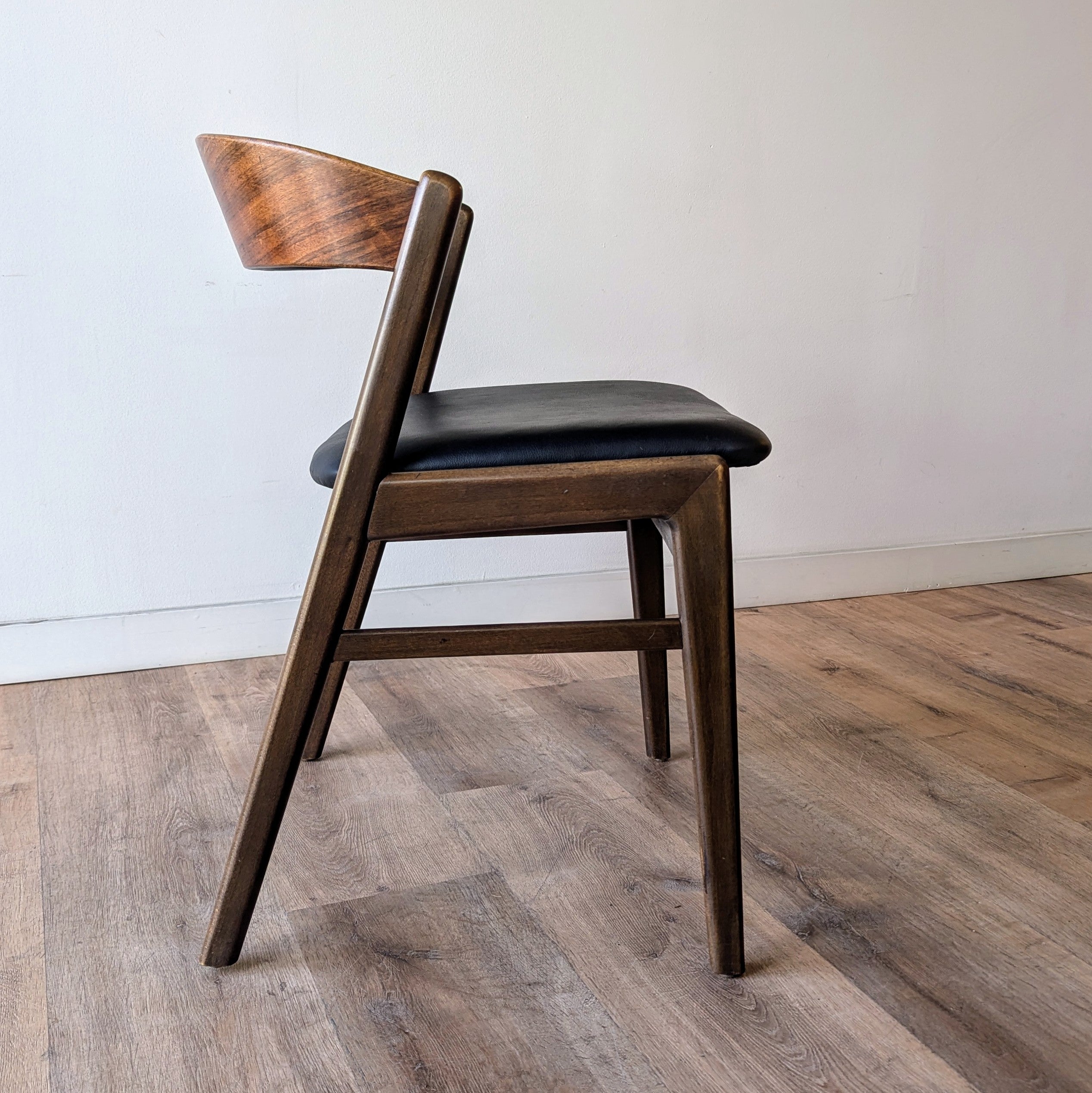 DUX Dining Chairs, set of 4