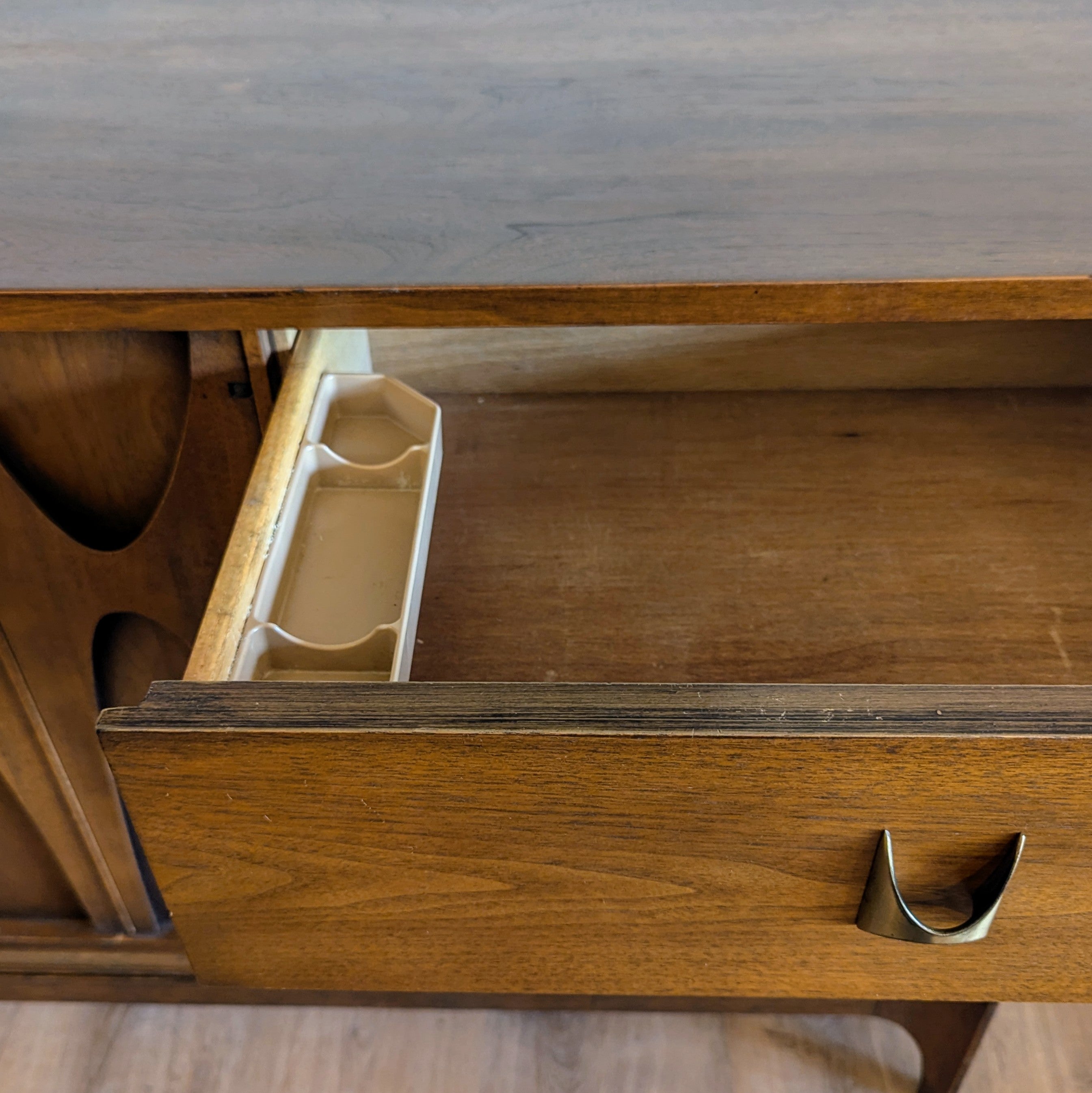 Broyhill 'Brasilia' Dresser