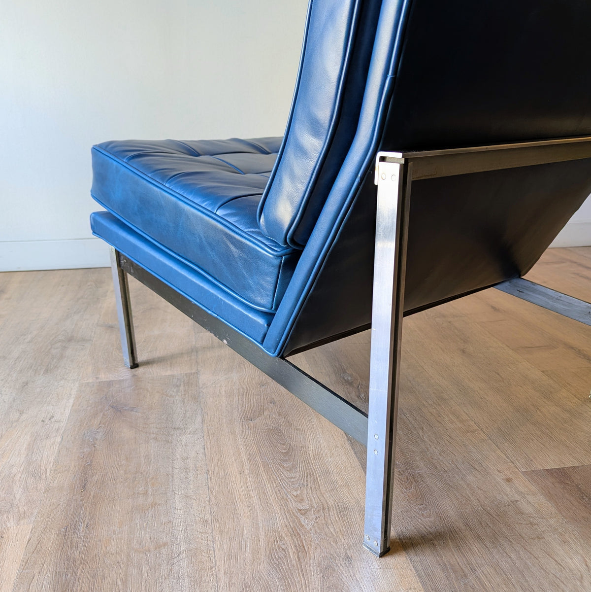 Florence Knoll 'Parallel Bar' Lounge Chair, a pair