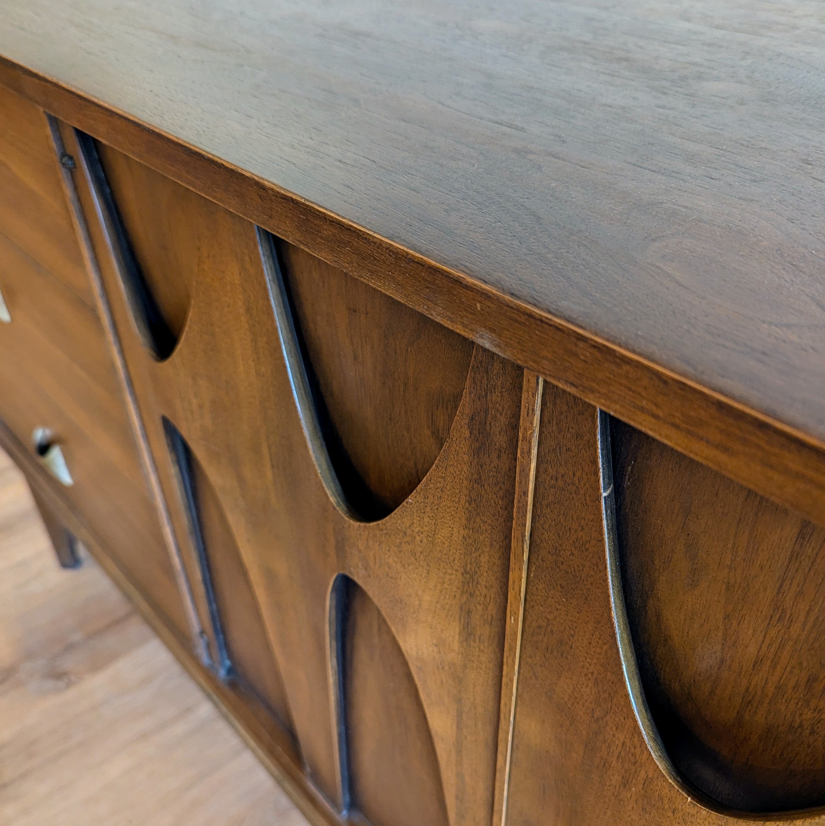 Broyhill 'Brasilia' Dresser