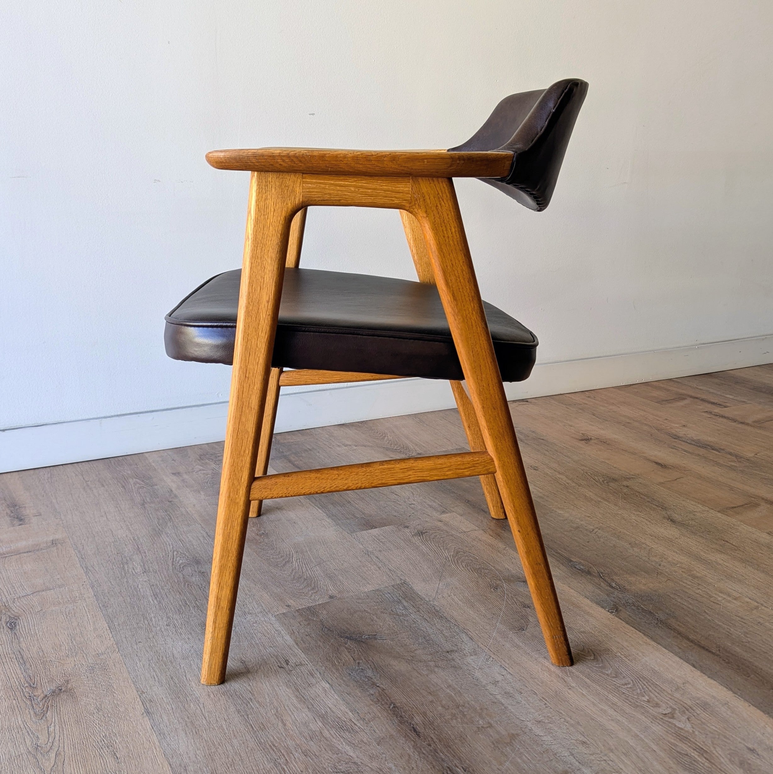 Erik Kirkegaard Arm Chair, Model 43, set of 4