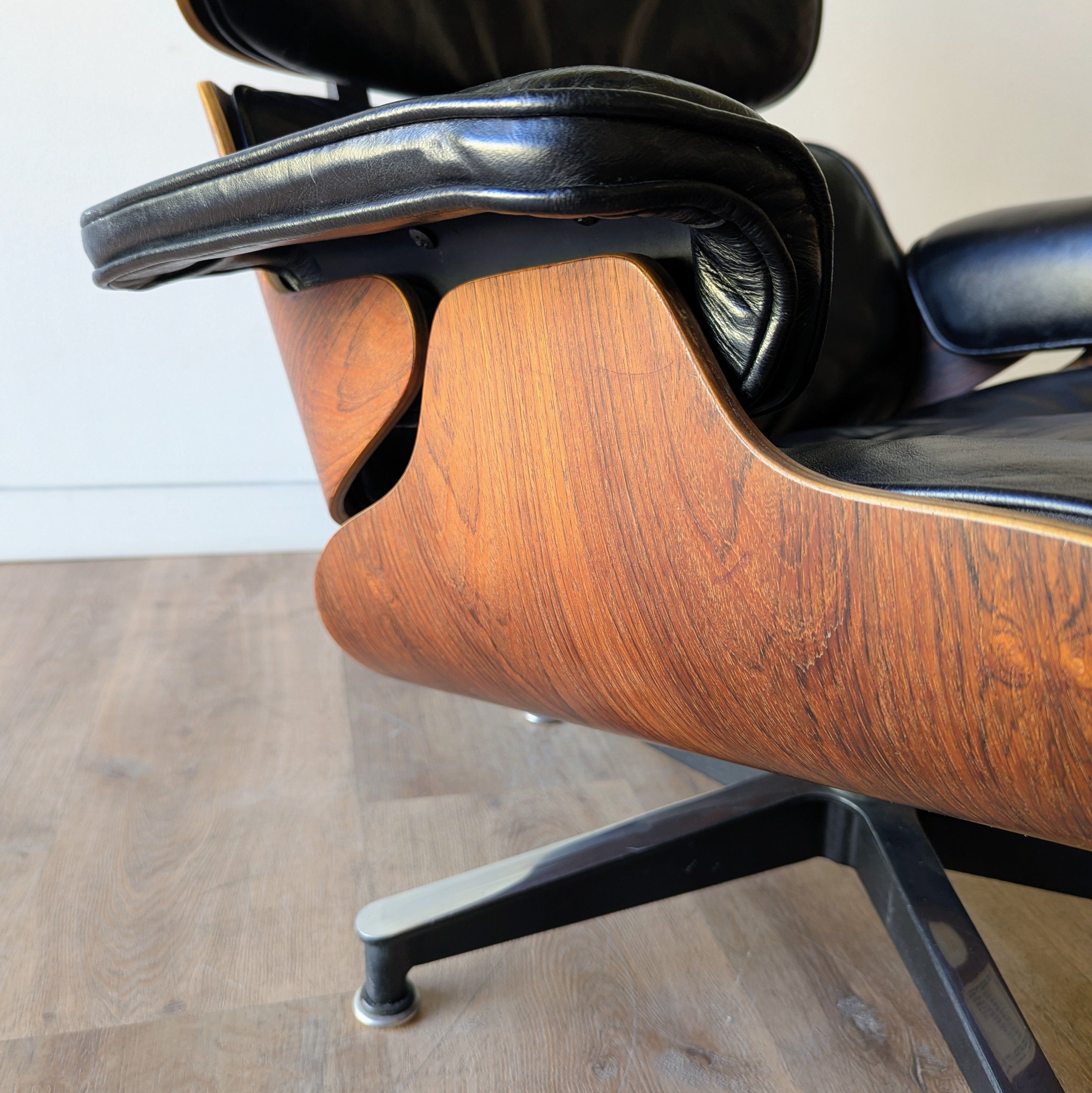 Eames Lounge Chair + Ottoman, 670+671