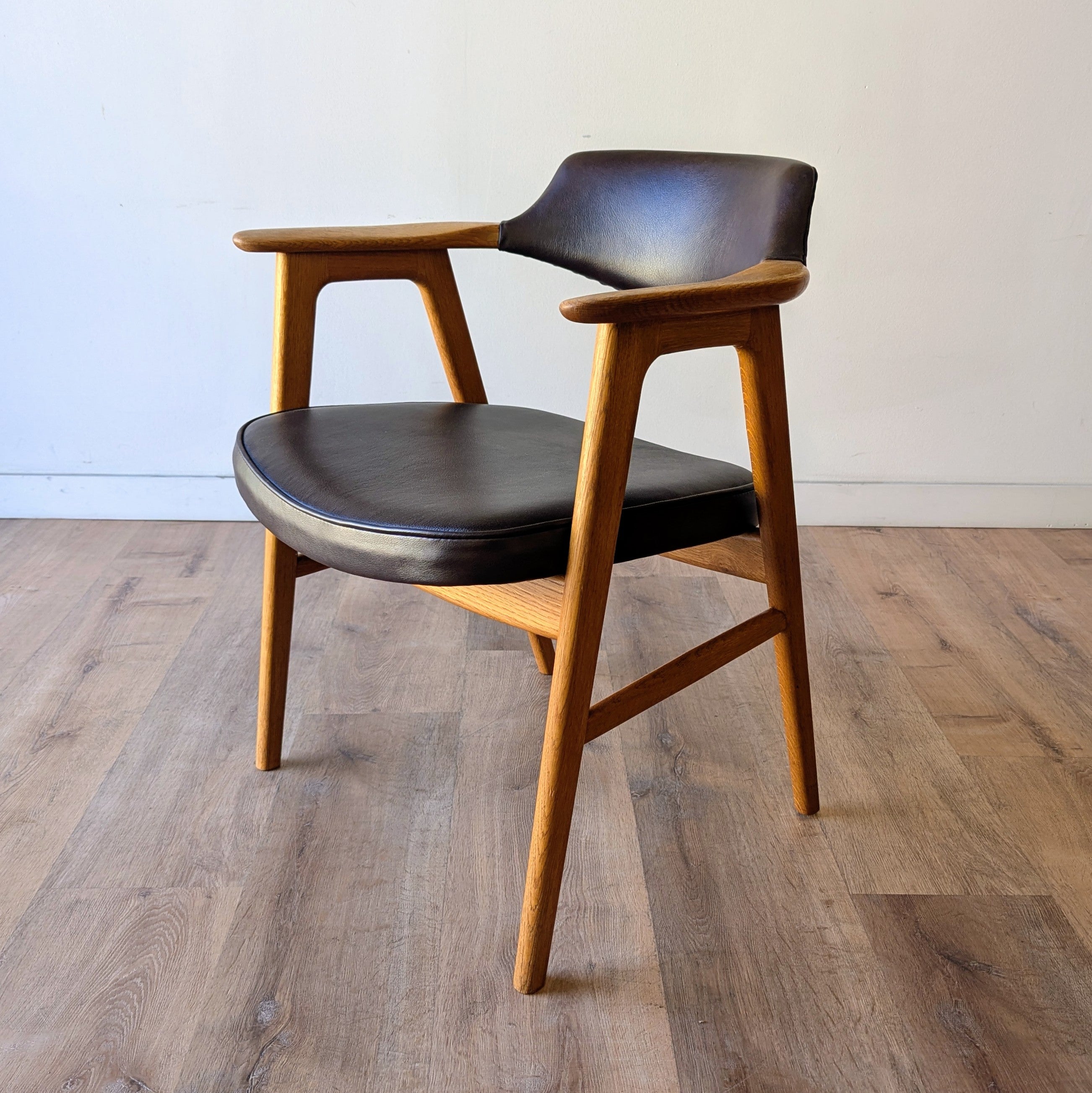Erik Kirkegaard Arm Chair, Model 43, set of 4