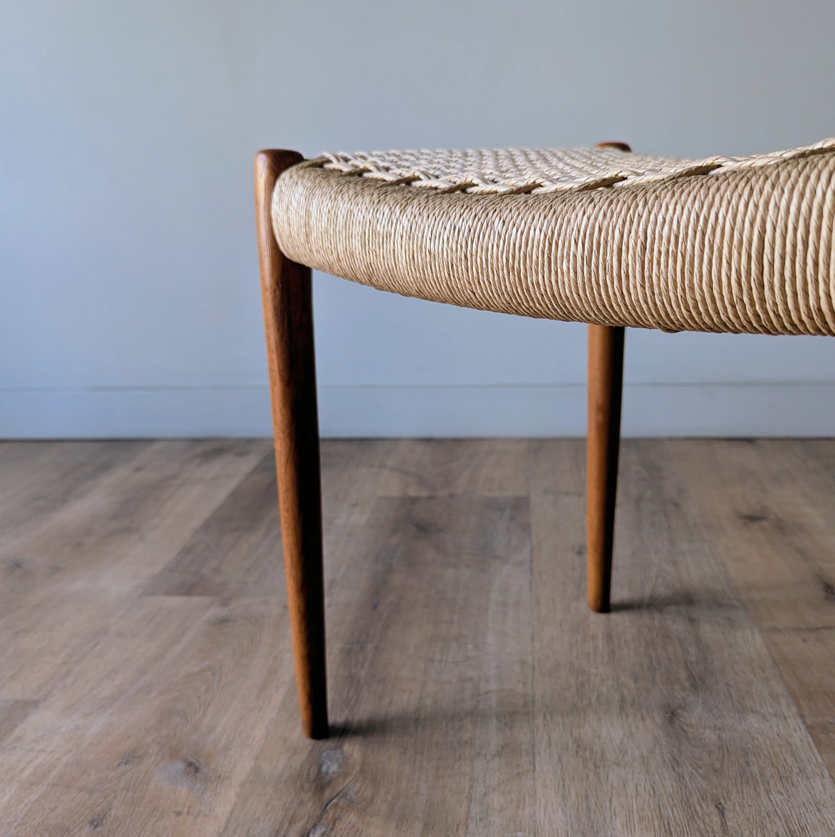 Niels Møller Stool, 80a