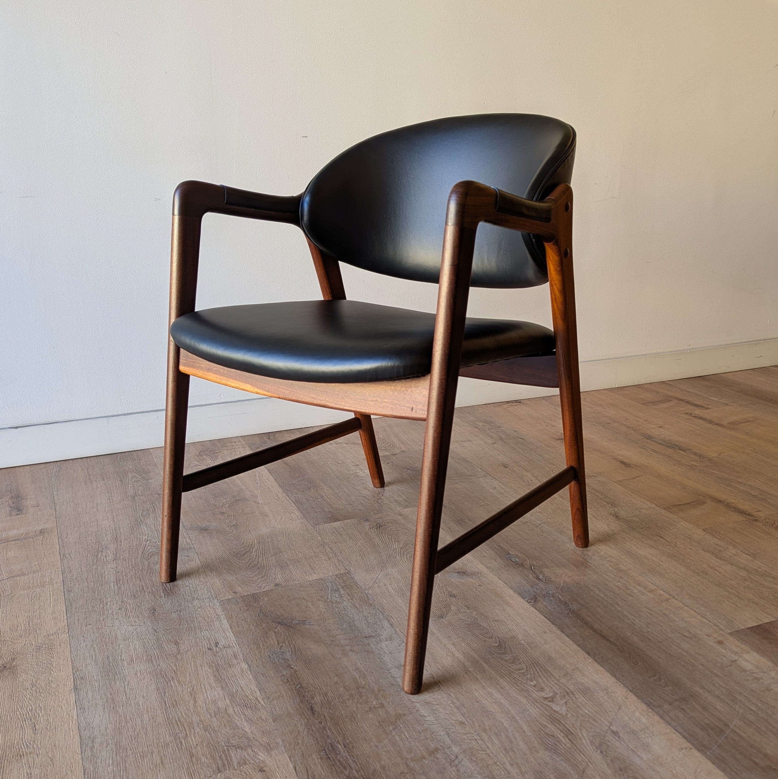 Ingmar Relling Arm Chair