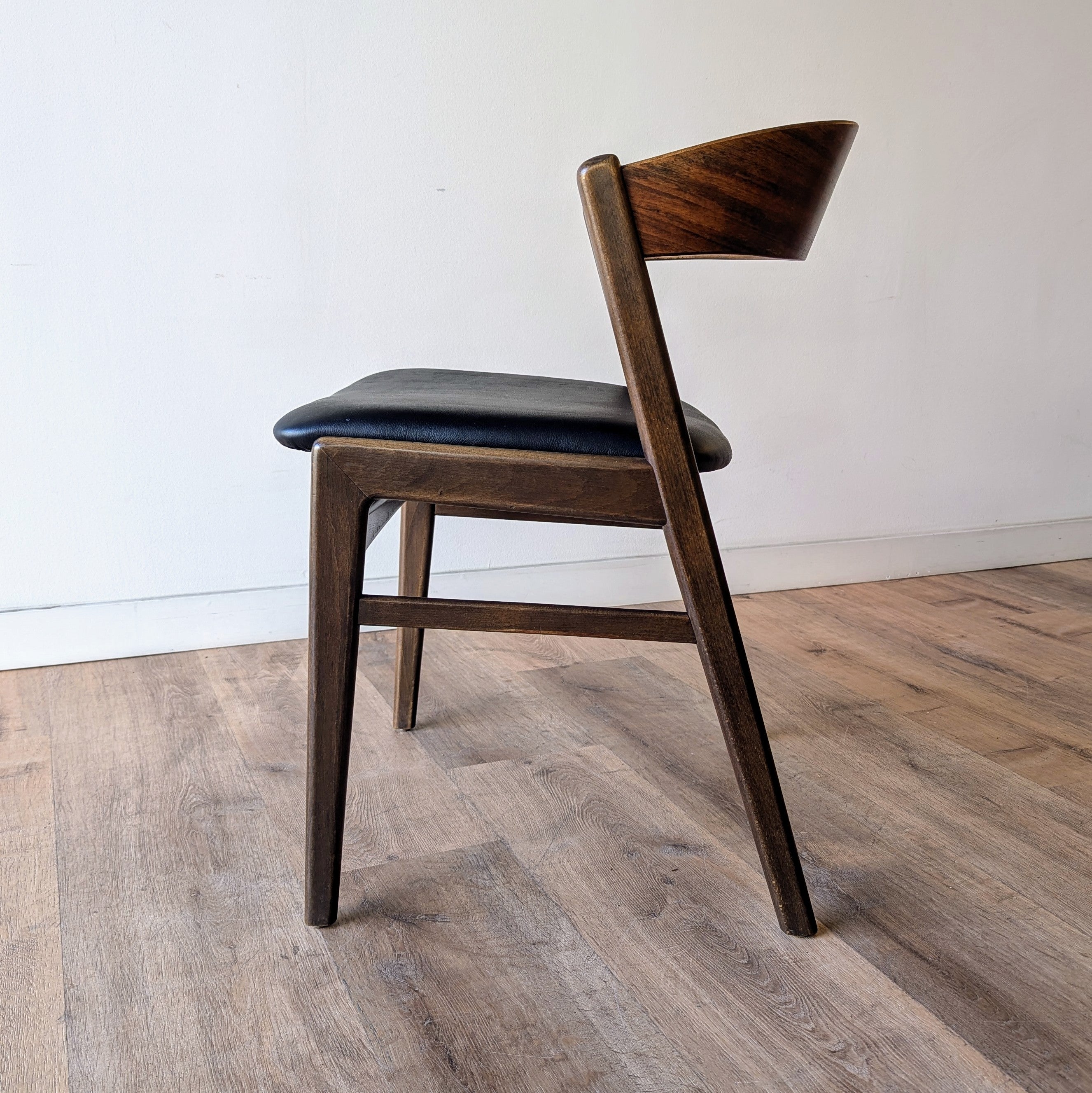 DUX Dining Chairs, set of 4